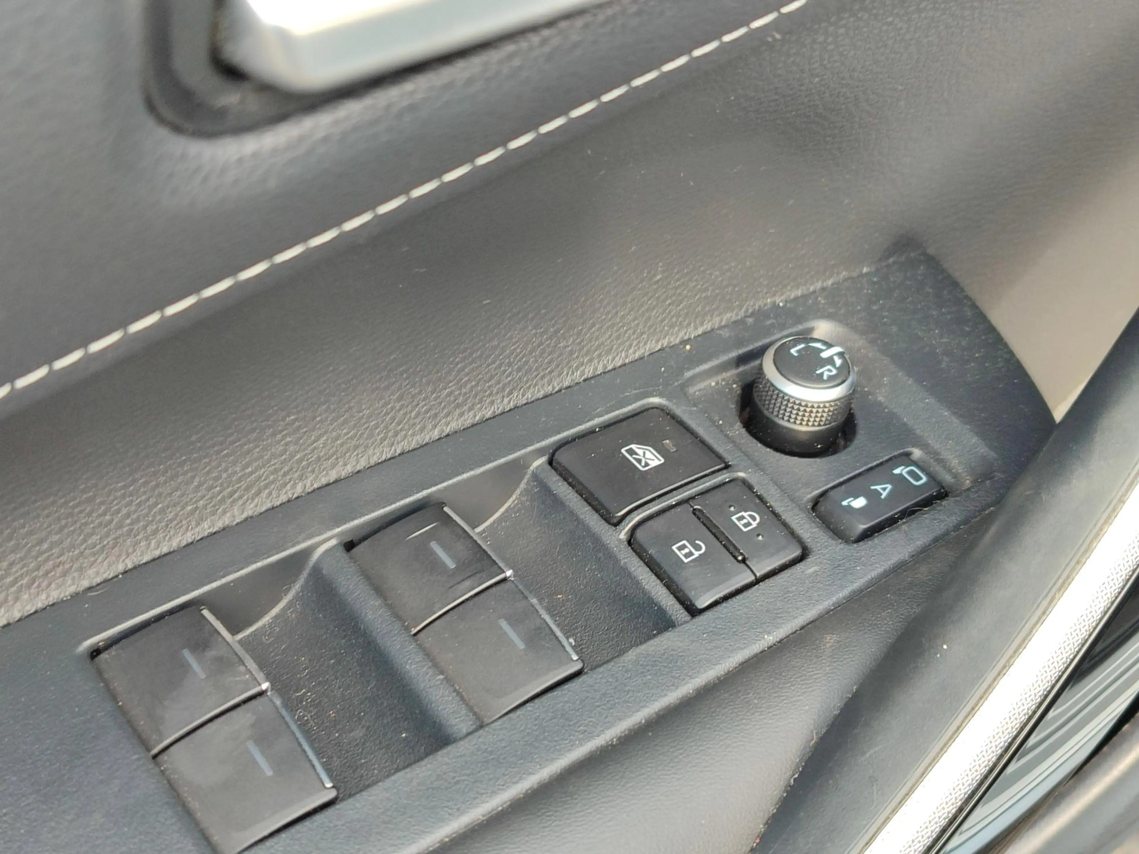 Toyota Corolla Touring Sports 1.8 Hybrid DYNAMIC STOELVERW KEYLES — photo 12