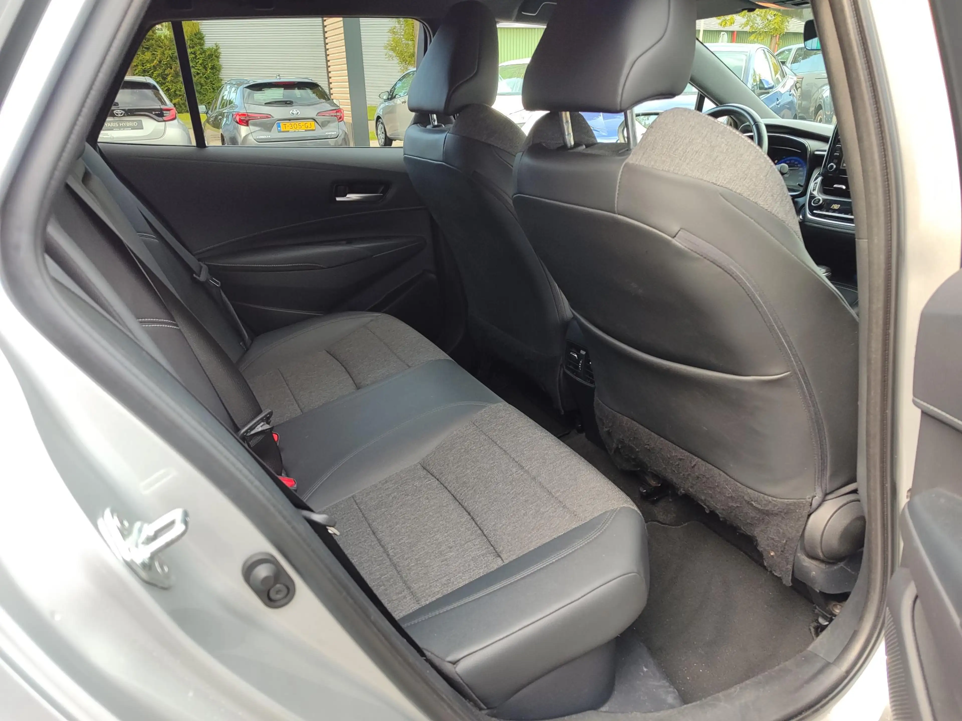 Toyota Corolla Touring Sports 1.8 Hybrid DYNAMIC STOELVERW KEYLES — photo 30