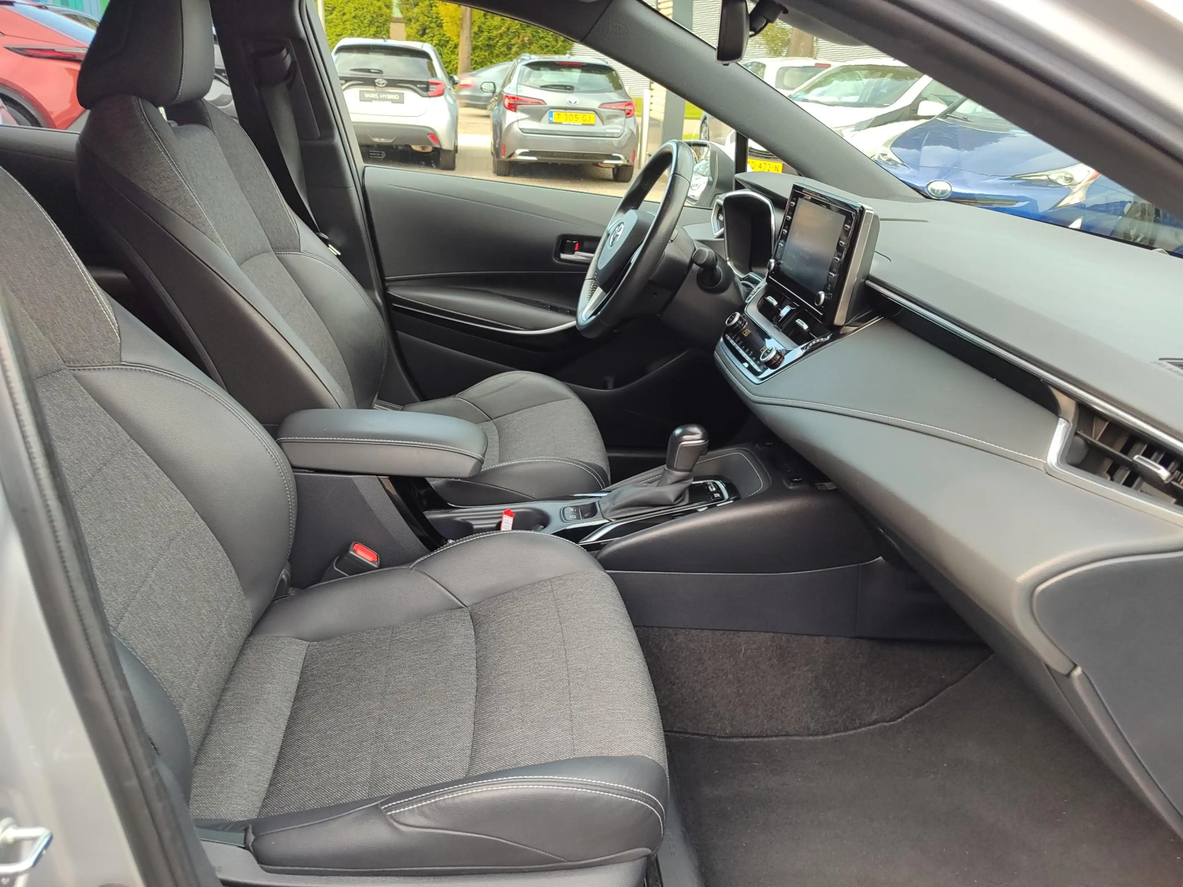 Toyota Corolla Touring Sports 1.8 Hybrid DYNAMIC STOELVERW KEYLES — photo 9