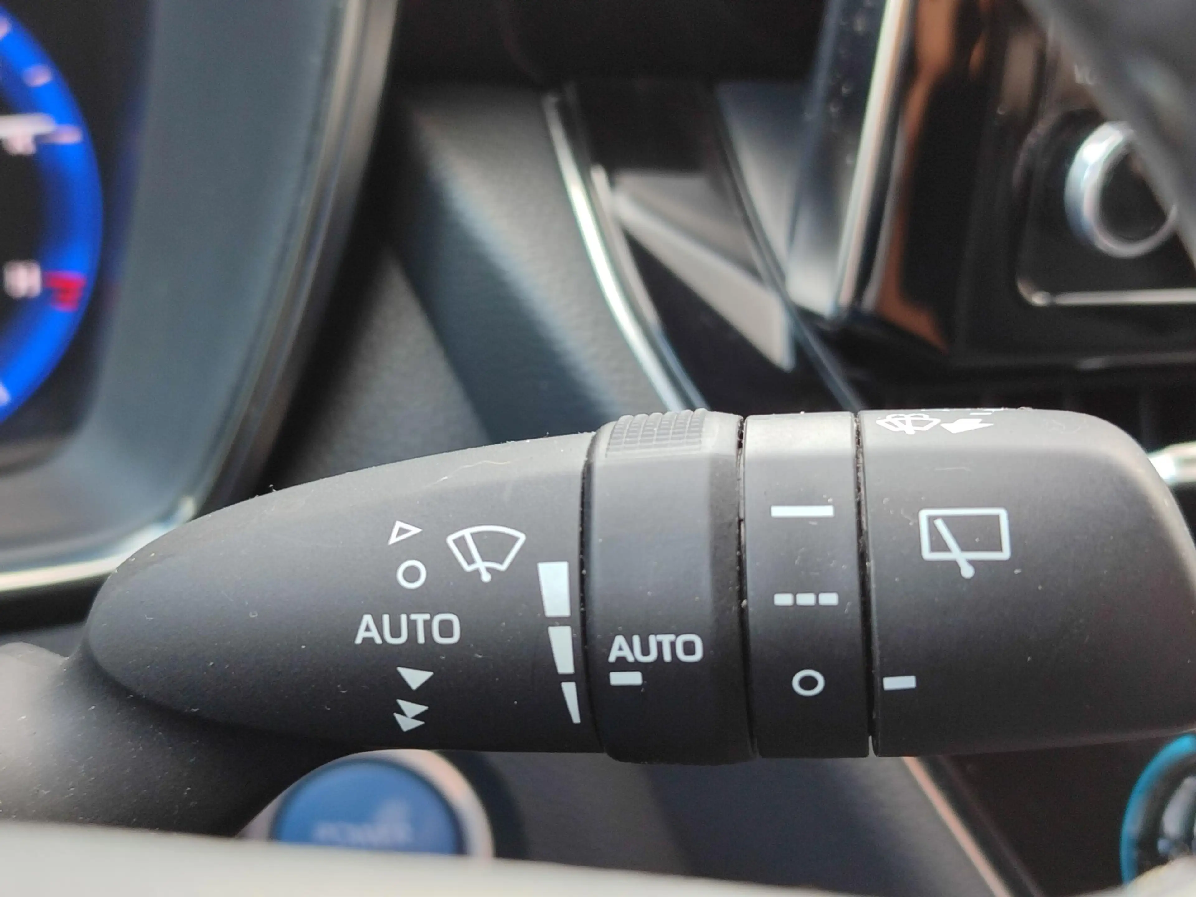Toyota Corolla Touring Sports 1.8 Hybrid DYNAMIC STOELVERW KEYLES — photo 18