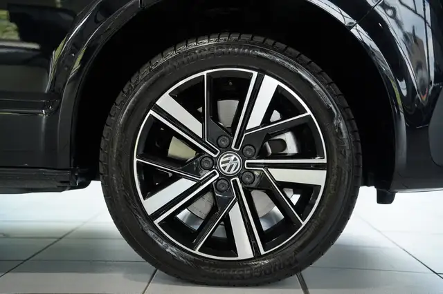 Volkswagen T6 California view 12