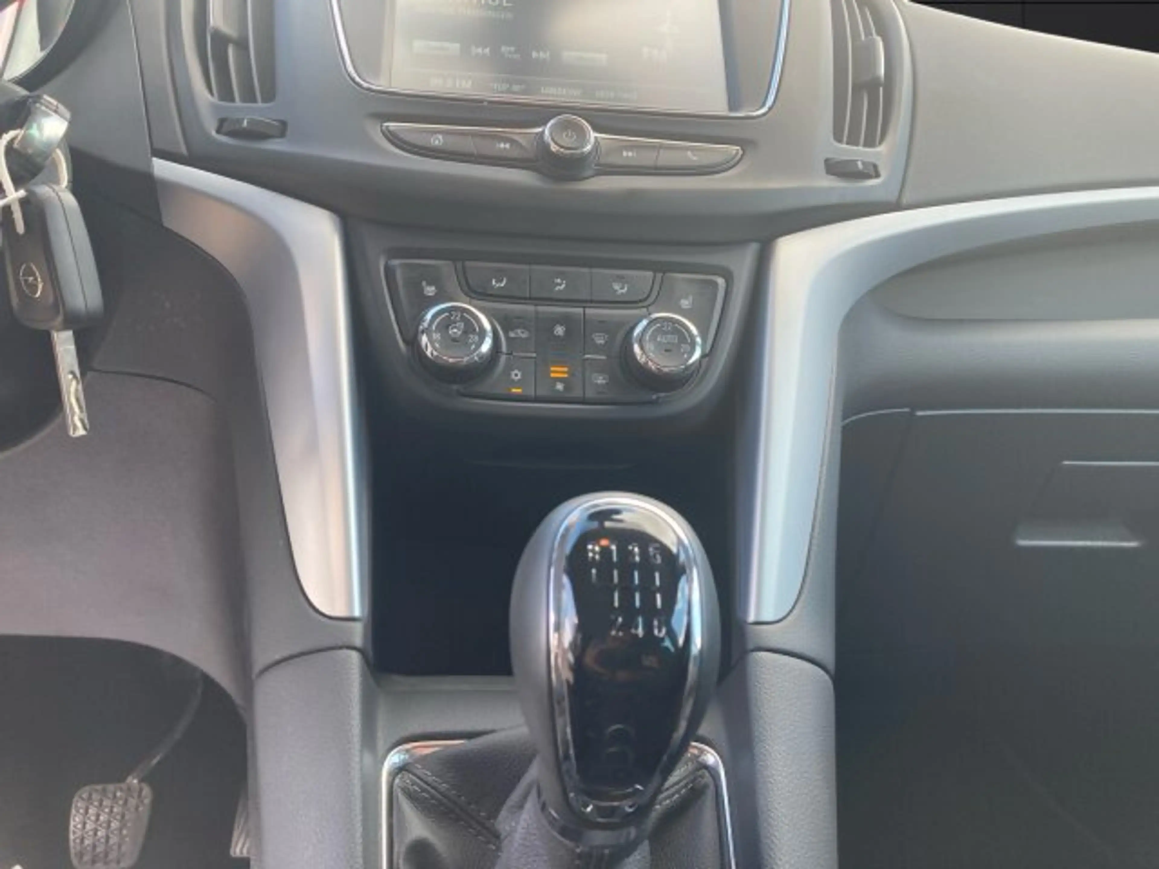 Opel Zafira Zafira 1.4 Turbo Active Klimaautomatik Sitzheizung — photo 13