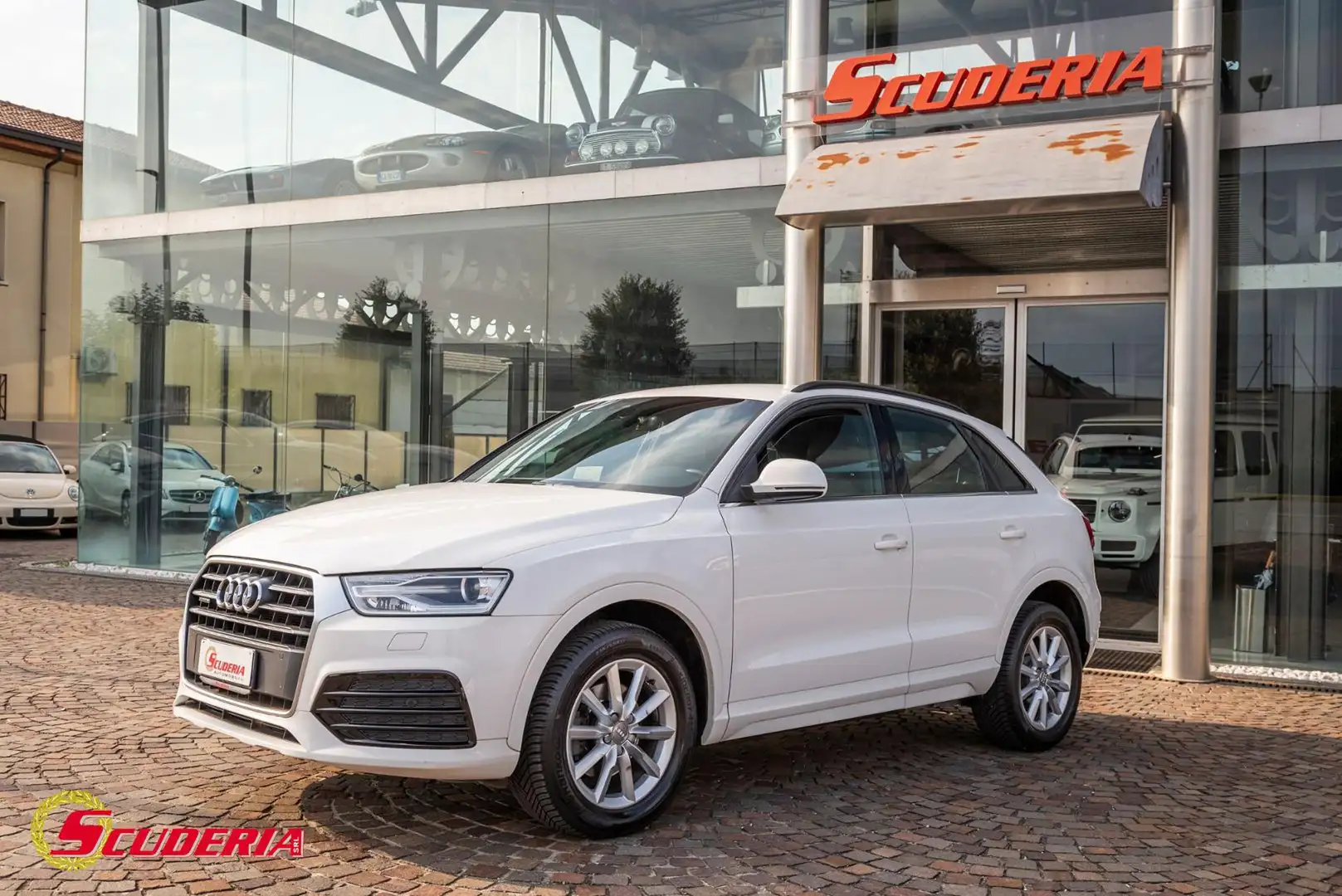 Audi Q3 2.0 TDI 150 CV quattro S tronic Design Bianco - 2