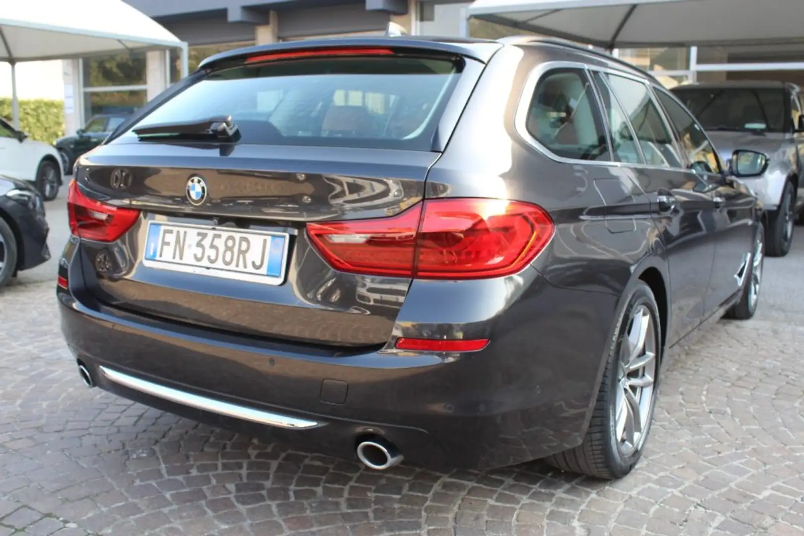 BMW 520 d Touring Luxury PELLE Grau - 2