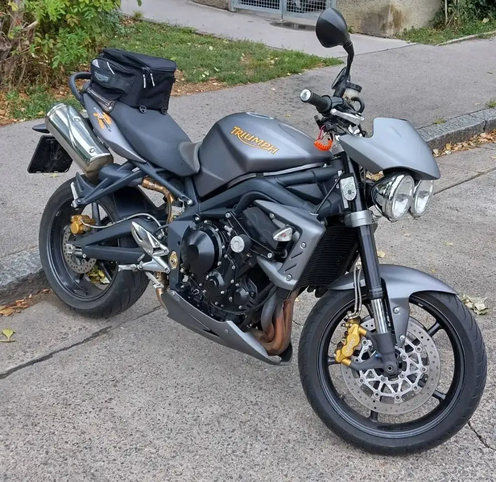 Triumph Street Triple 675