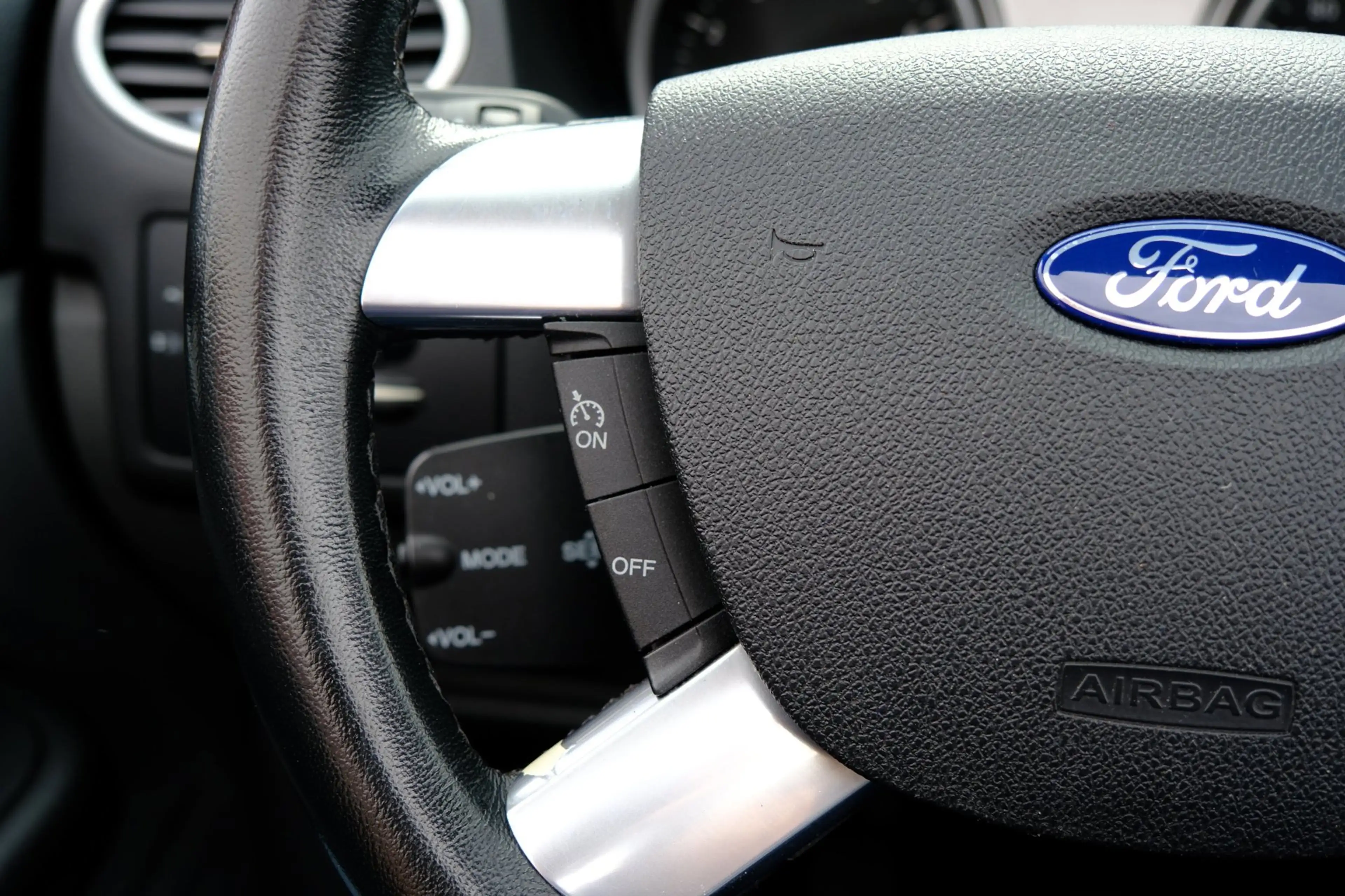 Ford Focus CC Coupé-Cabriolet 1.6 Cool & Sound Airco|Stoelverw|L — photo 17