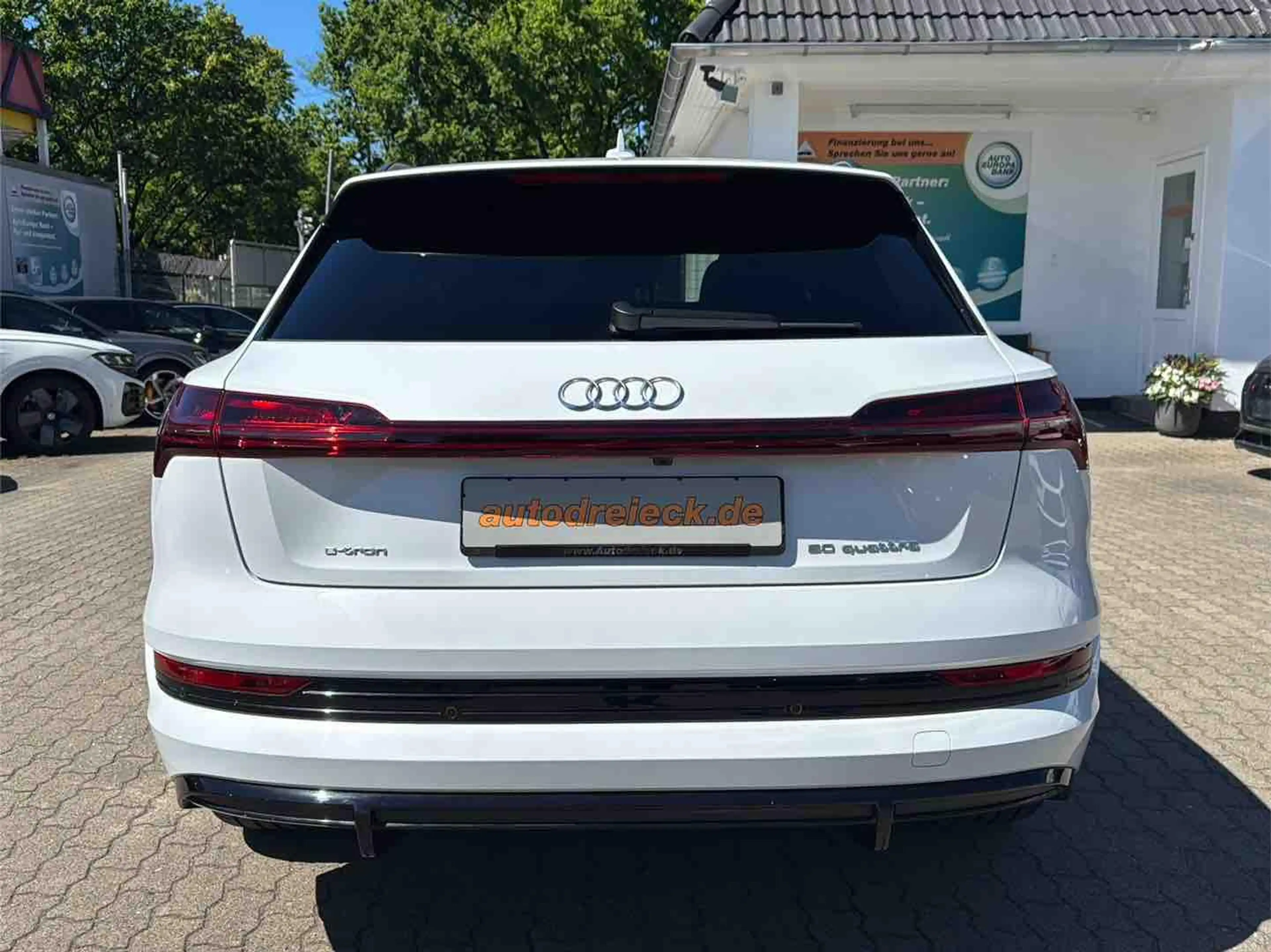 Audi e-tron 50 2x S line ACC BLACK PANO B&O 21Z KAM. — photo 8