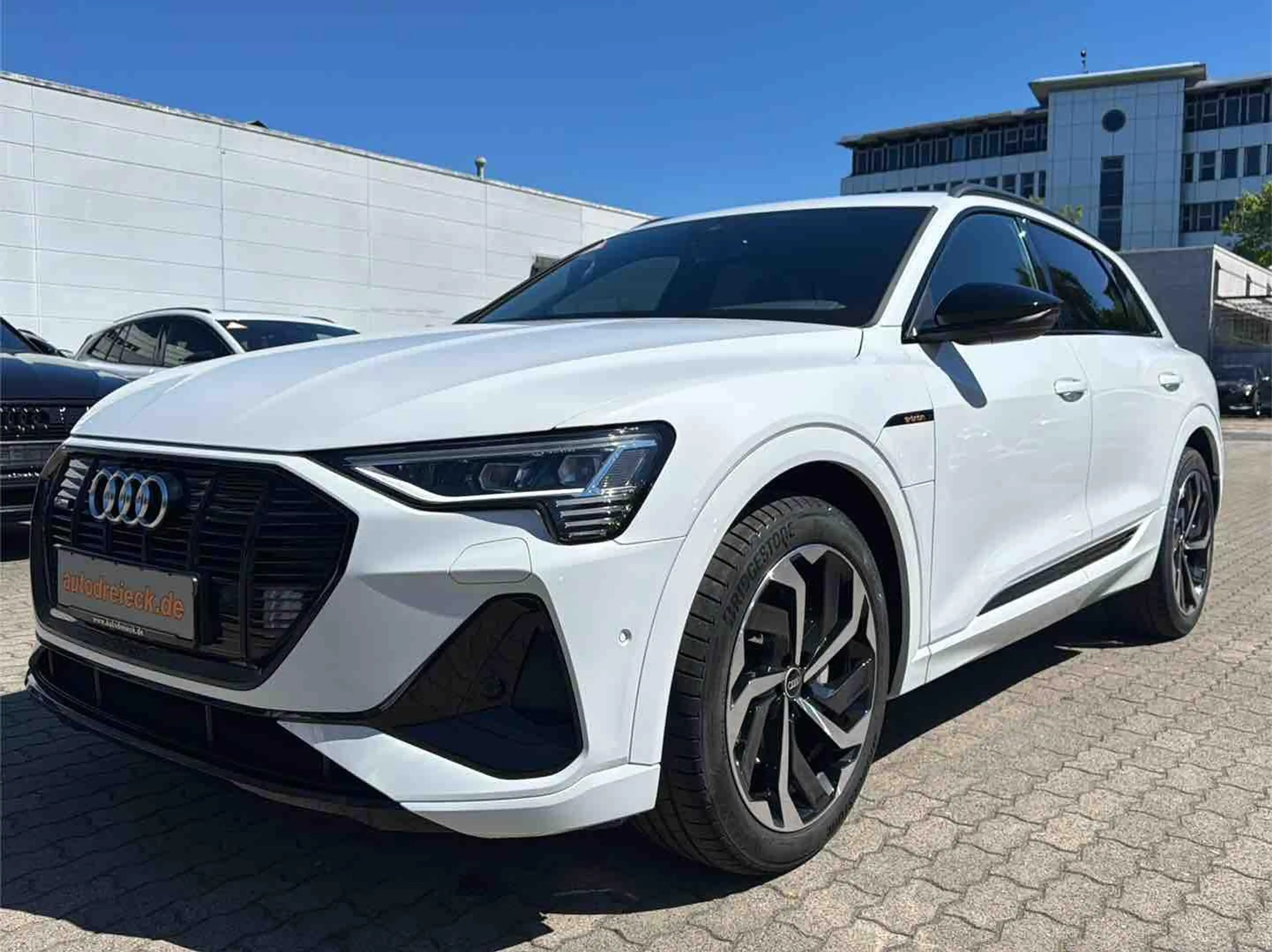 Audi e-tron 50 2x S line ACC BLACK PANO B&O 21Z KAM.