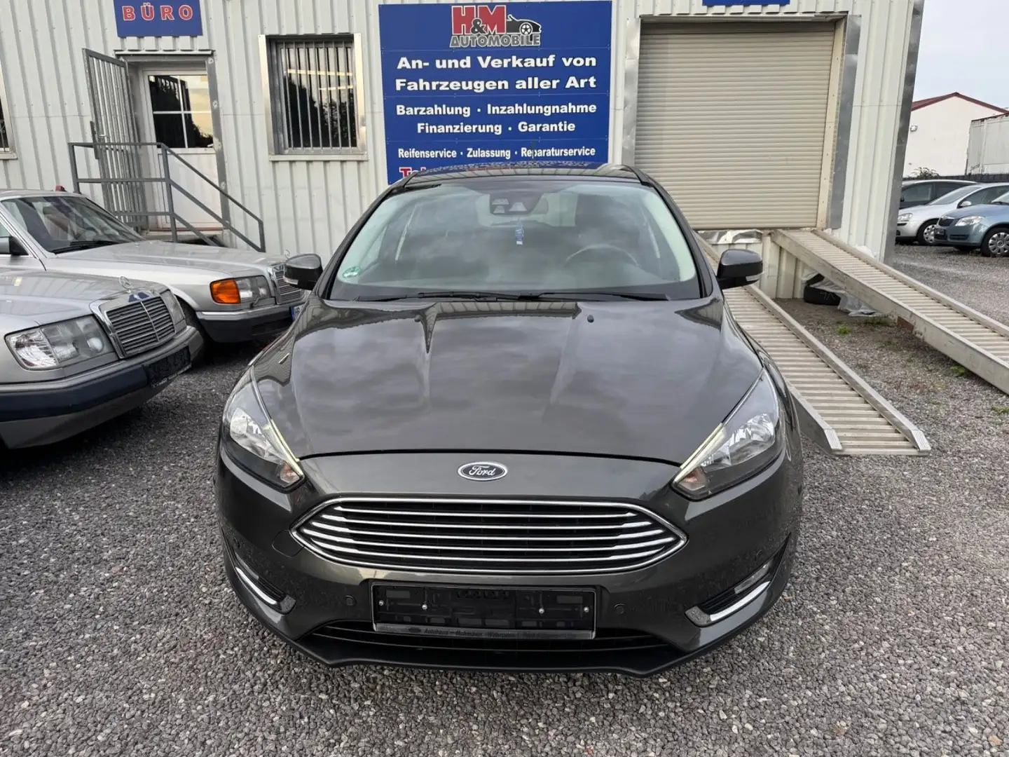 Ford Focus Turnier Titanium Grau - 2