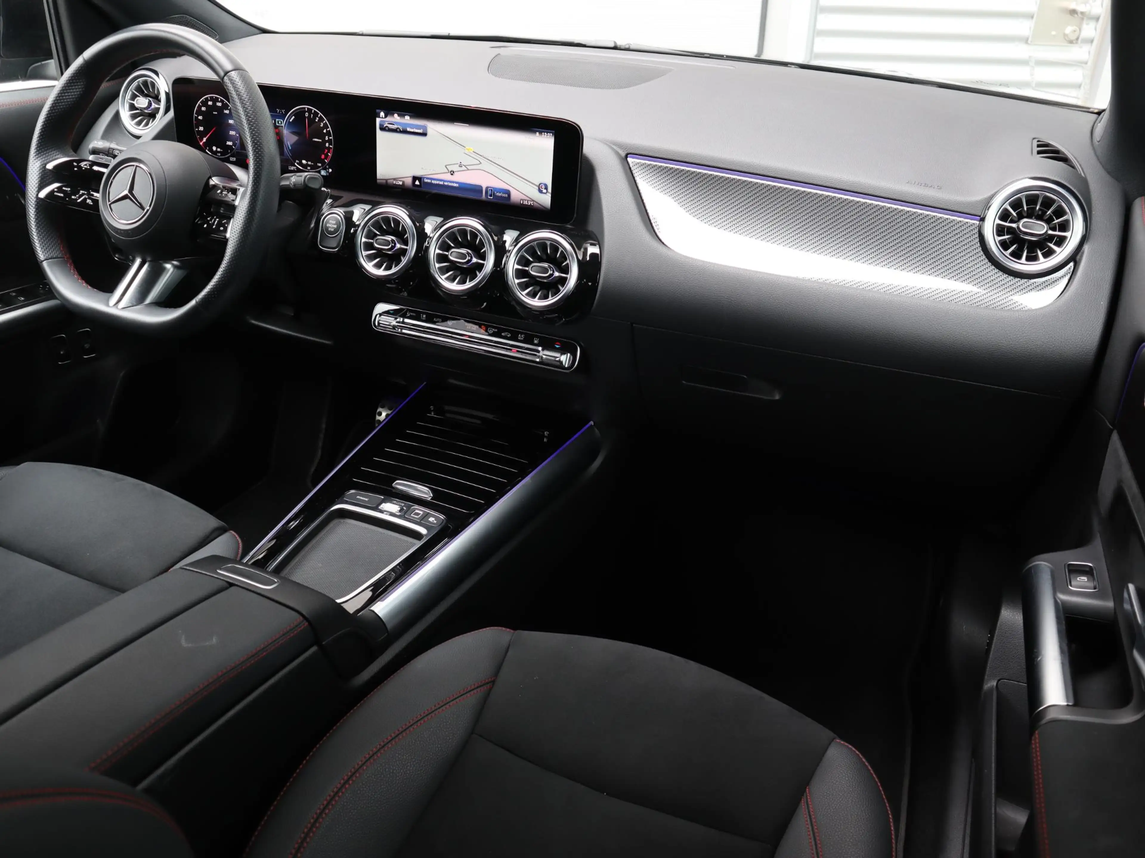 Mercedes-Benz GLA 250 e Business Solution AMG l Keyless l Panoramadak l — photo 3