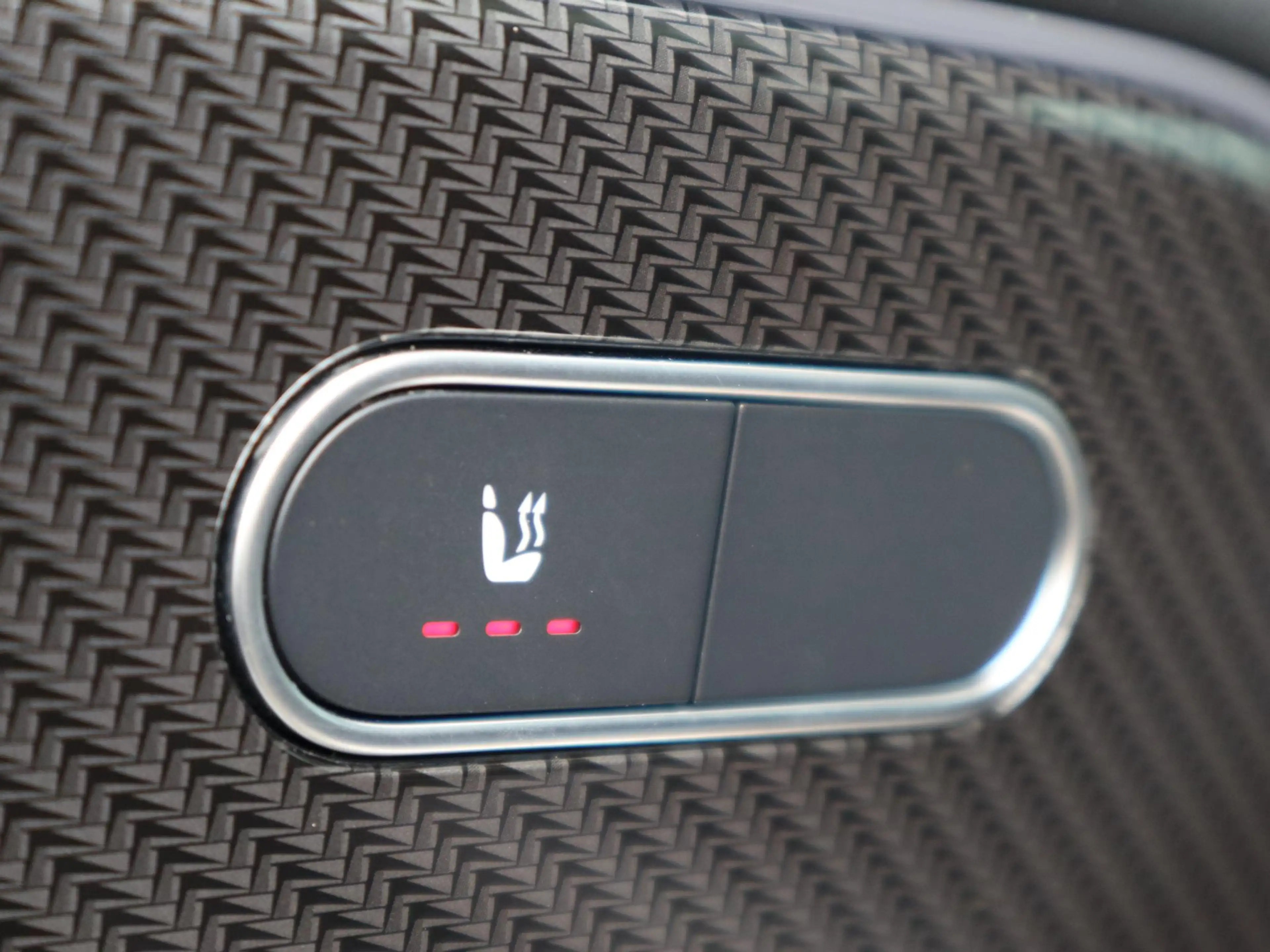 Mercedes-Benz GLA 250 e Business Solution AMG l Keyless l Panoramadak l — photo 15