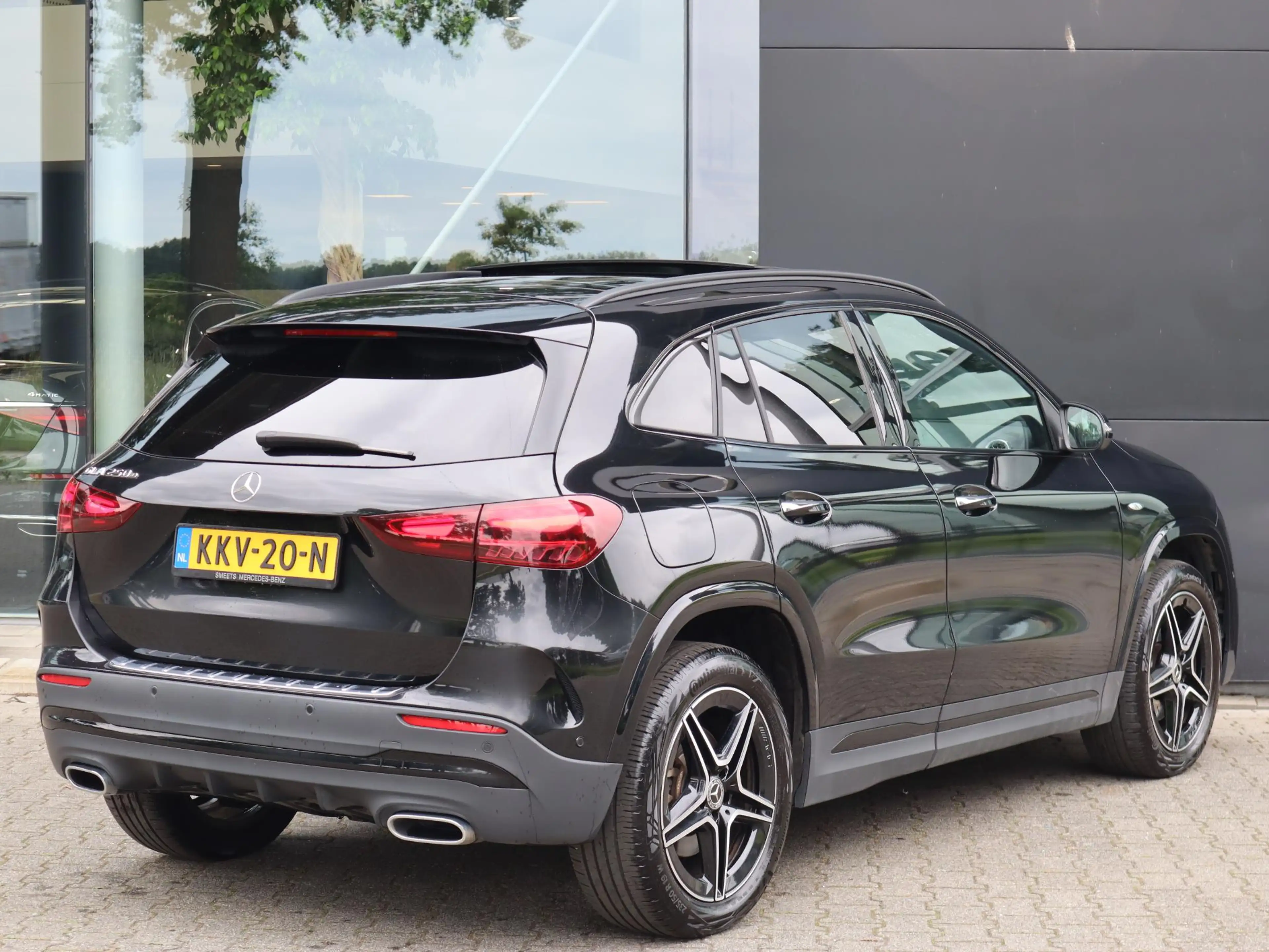 Mercedes-Benz GLA 250 e Business Solution AMG l Keyless l Panoramadak l — photo 2