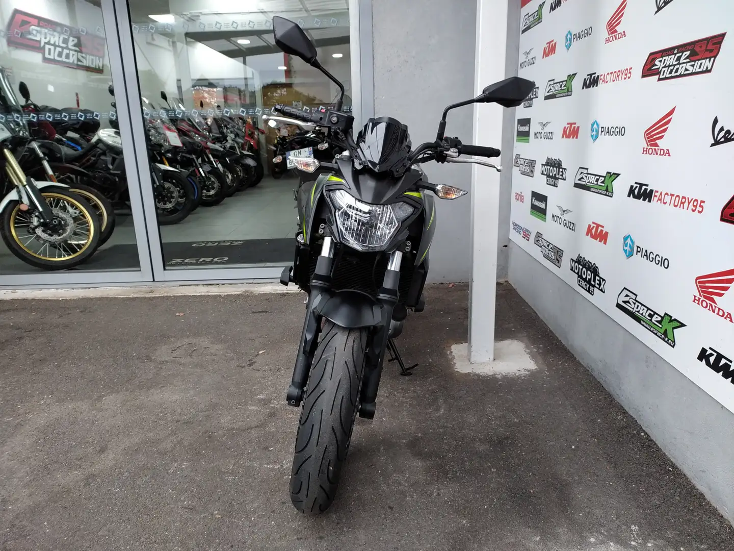 Kawasaki Z 650 Noir - 2