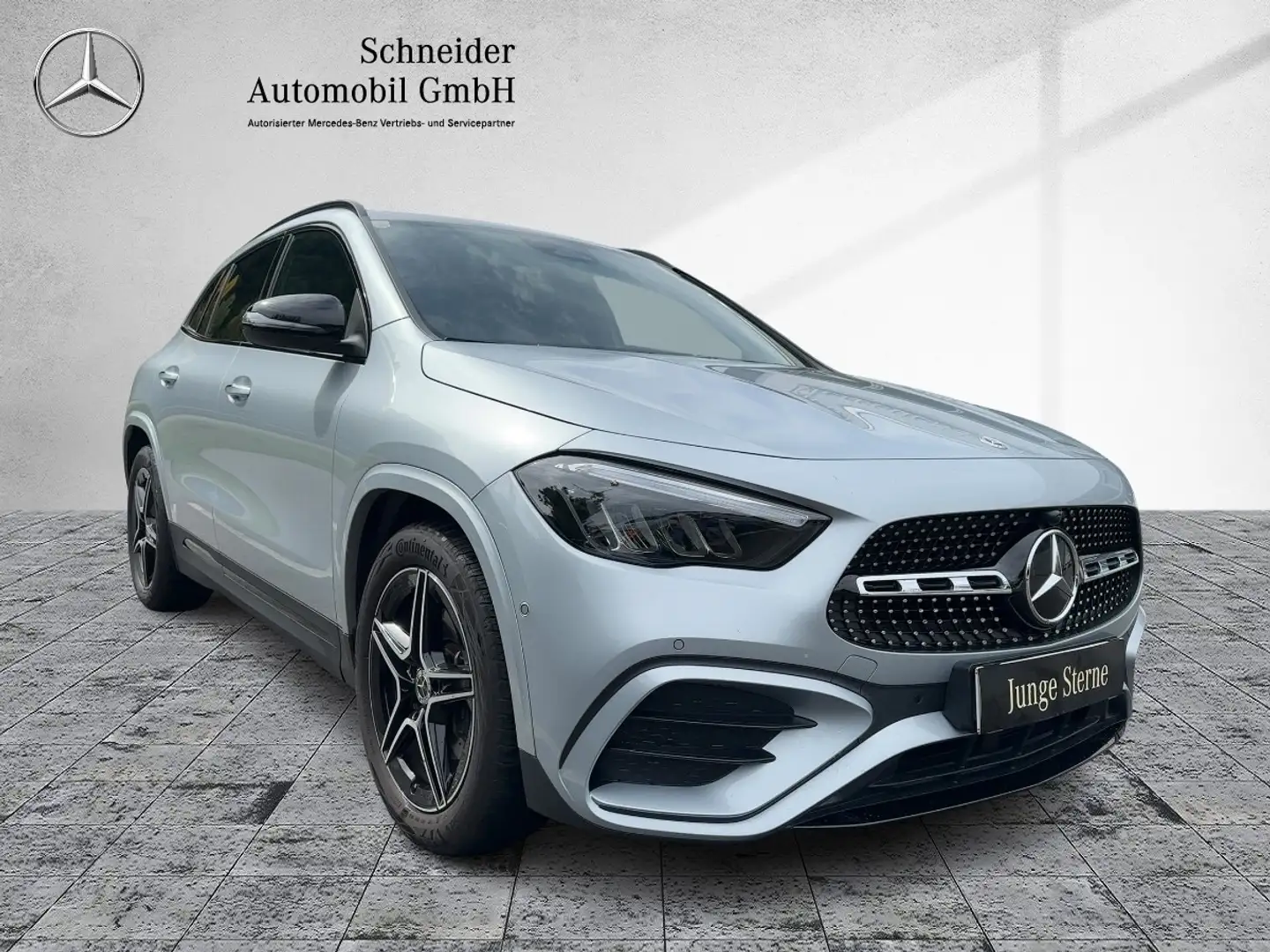 Mercedes-Benz GLA 200 d 4MATIC Österreich-Edition W-Paket Night Silber - 2