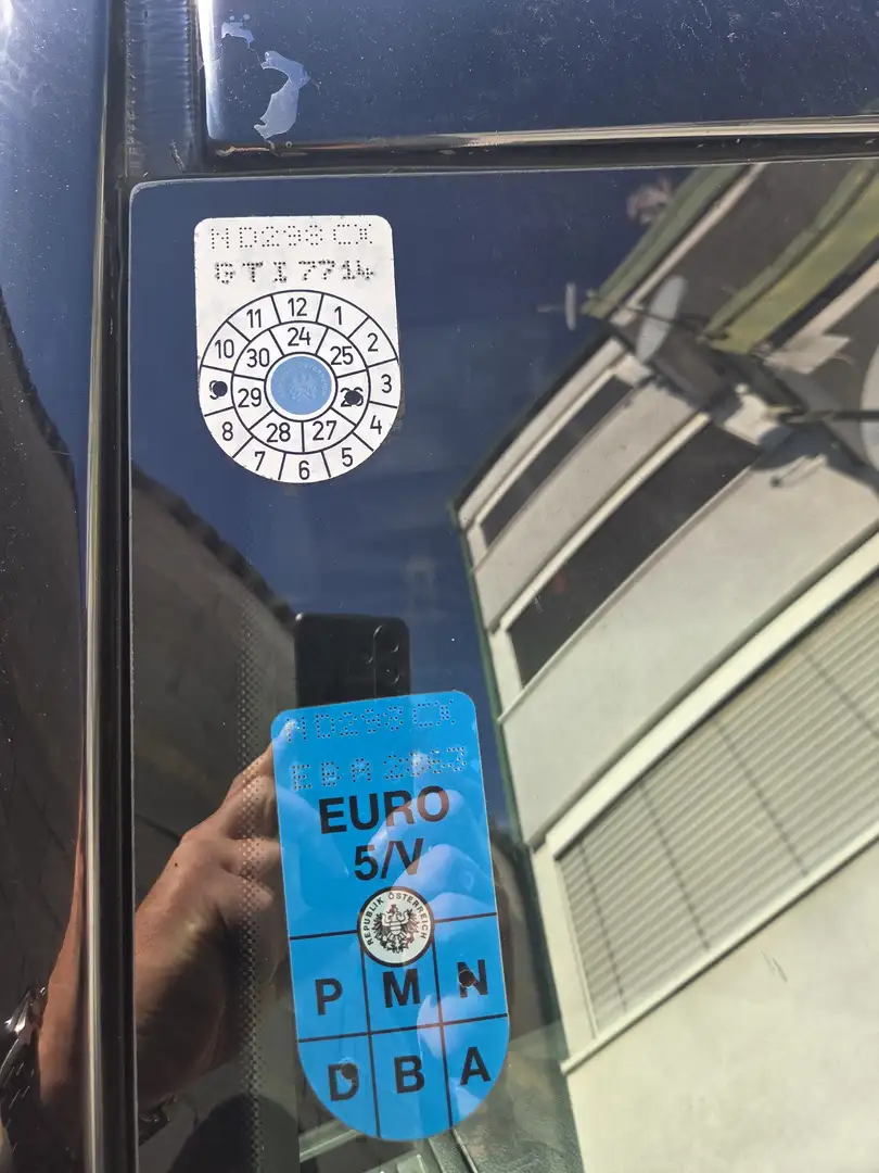 Volkswagen T5 Transporter 2.0tdi Schwarz - 1