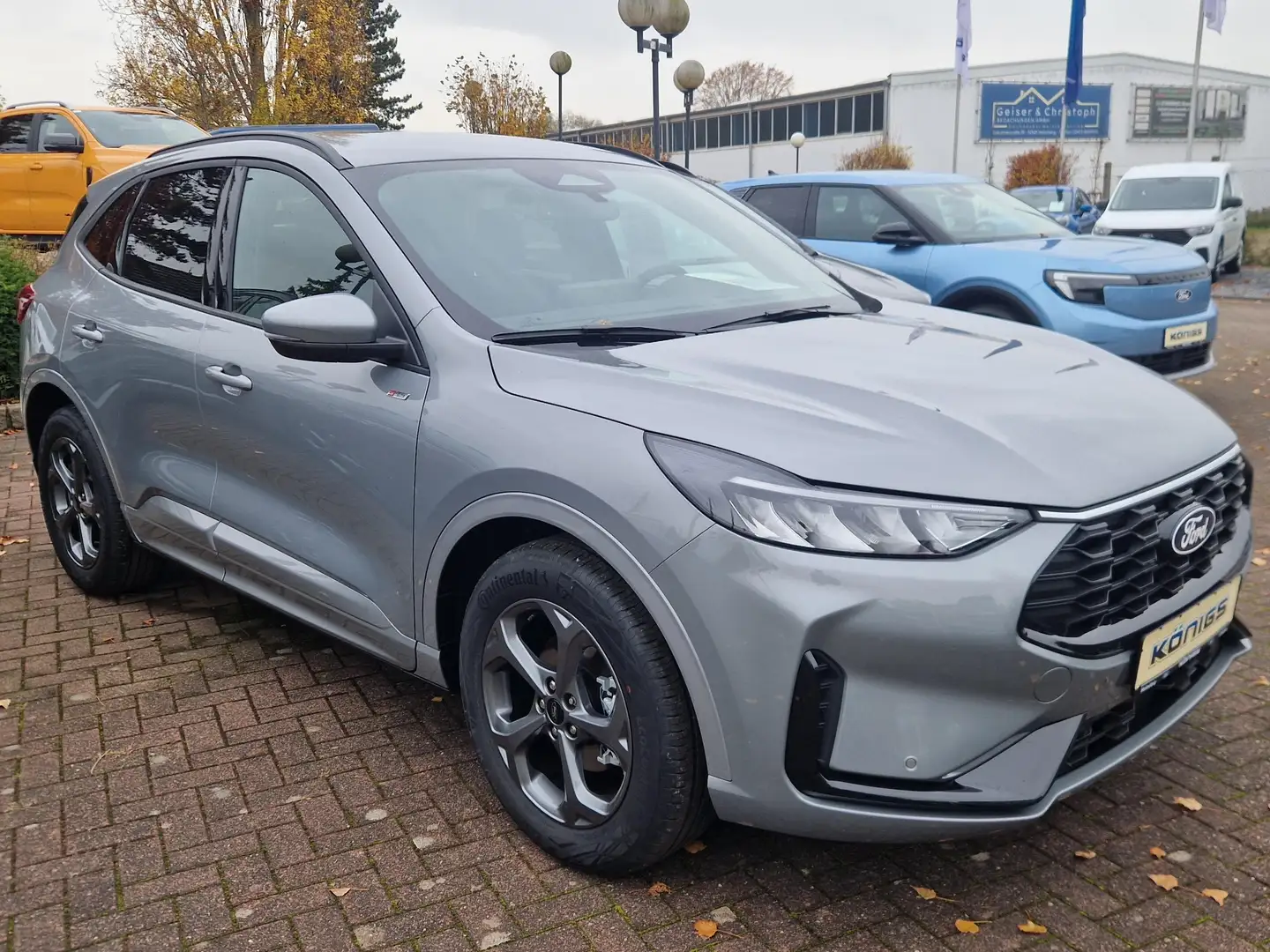 Ford Kuga ST-Line Grau - 2
