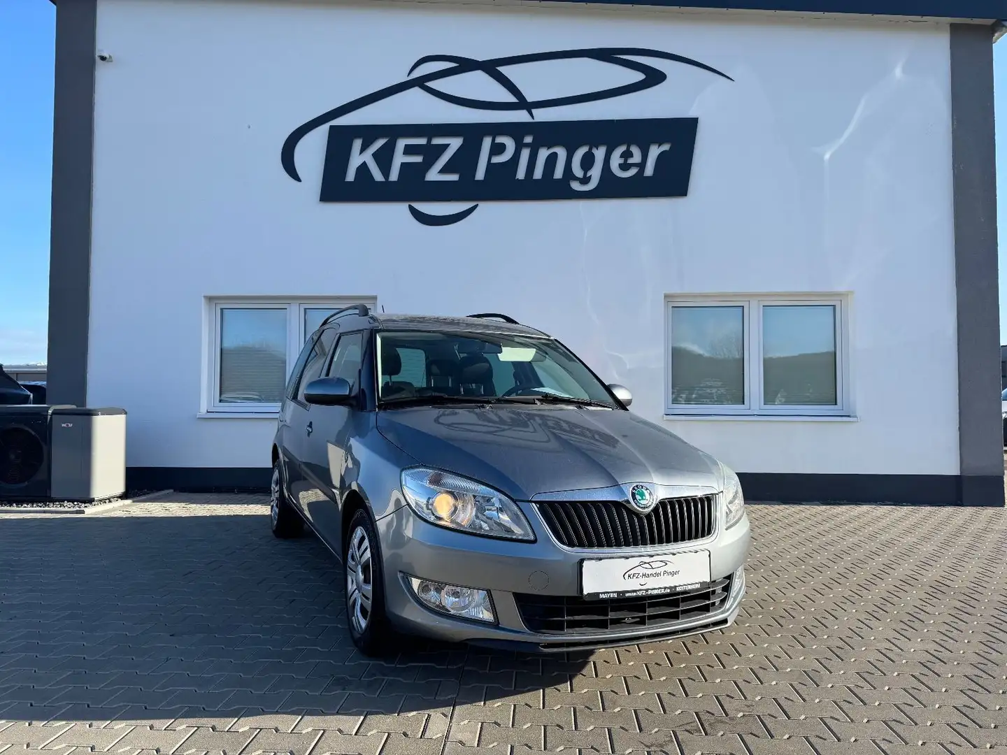 Skoda Roomster Style Plus Edition+1Hd+Automatik+Pano Grijs - 1