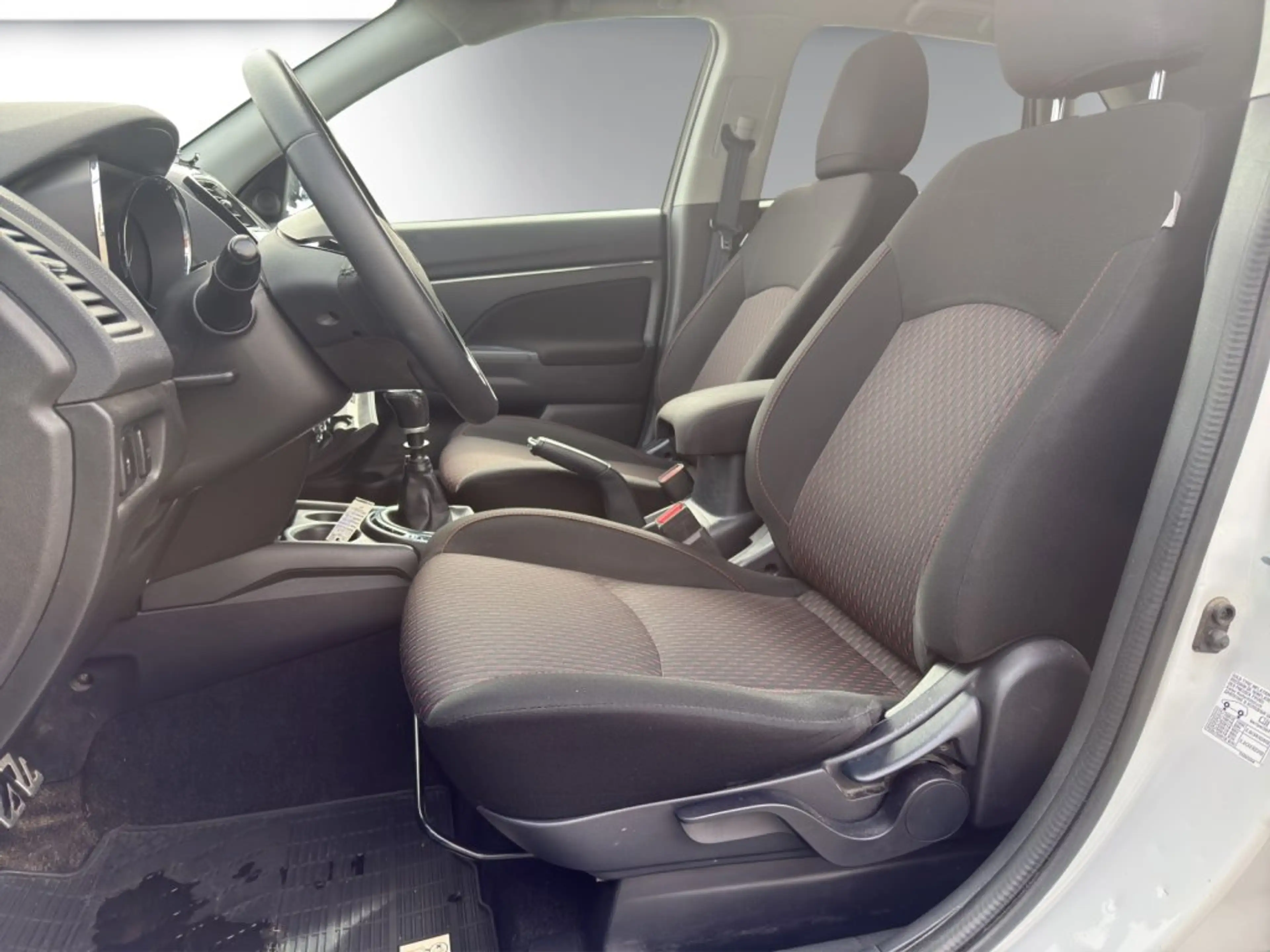 Mitsubishi ASX 1,6DI-D LP 4WD Intense — photo 6