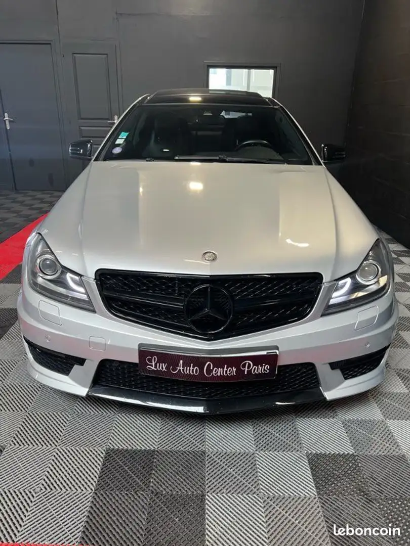 Mercedes-Benz C 63 AMG Mercedes C63 AMG W204 - 2