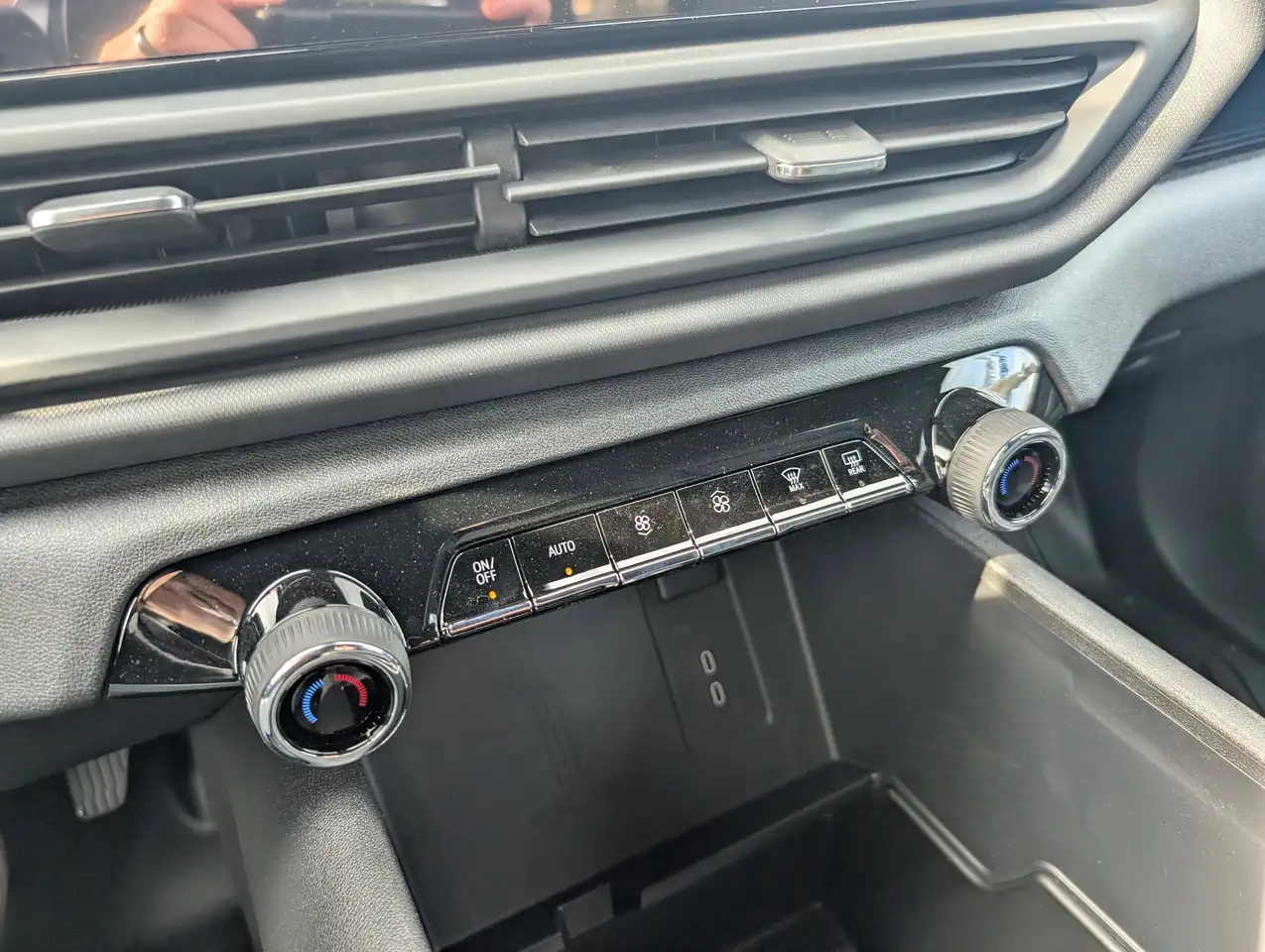 Chevrolet Silverado EV photo Chevrolet Silverado EV