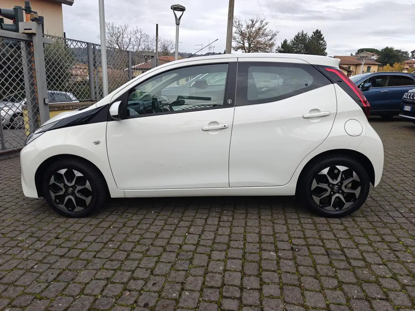 Toyota Aygo X Aygo 5p 1.0 x-play m-mt 72cv Bianco - 2