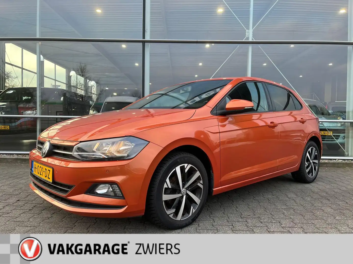 Volkswagen Polo 1.0 TSI Comfortline Apple Carplay PDC LMV Orange - 1