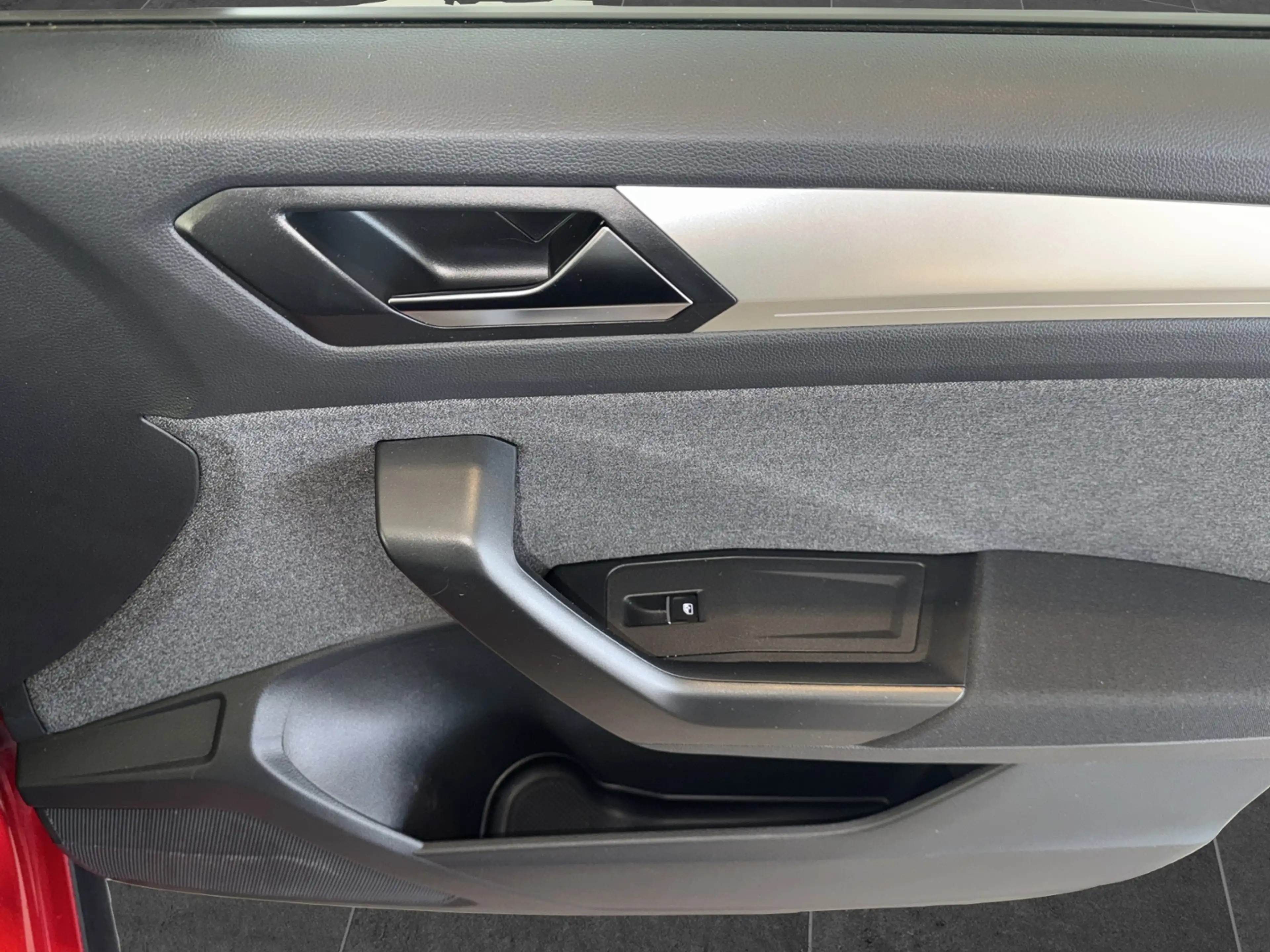 Volkswagen T-Roc Move 1.5TSI DSG *LED+*StndHzg*DC Pro*RV* — photo 14