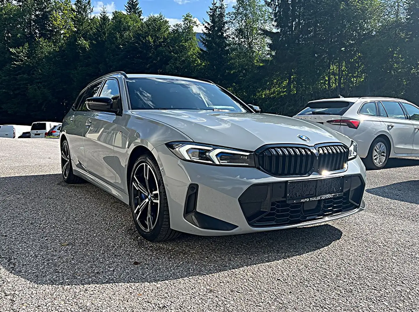 BMW 320 320d 48 V xDrive M Sport Touring Aut. Grau - 2