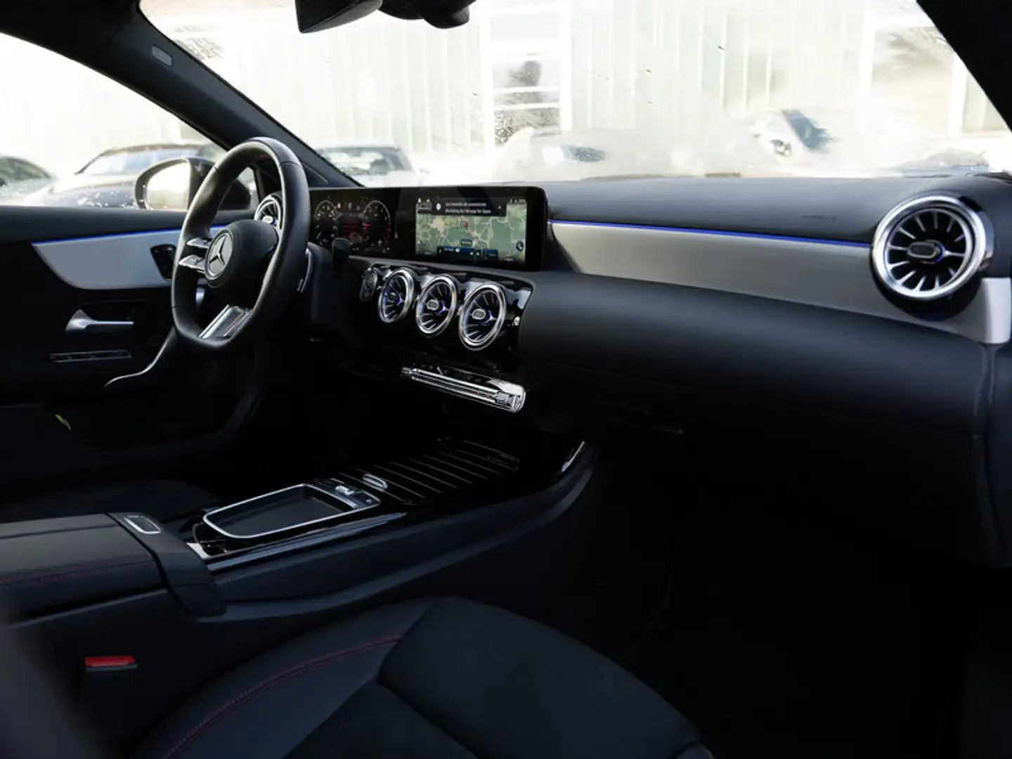 Mercedes-Benz A 220 4M AMG-Sport/MLB/360/Pano/HUD/Night/Sound Silber - 2