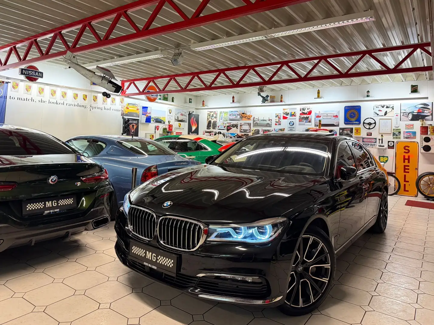 BMW 730 730 d xDrive Schwarz - 1