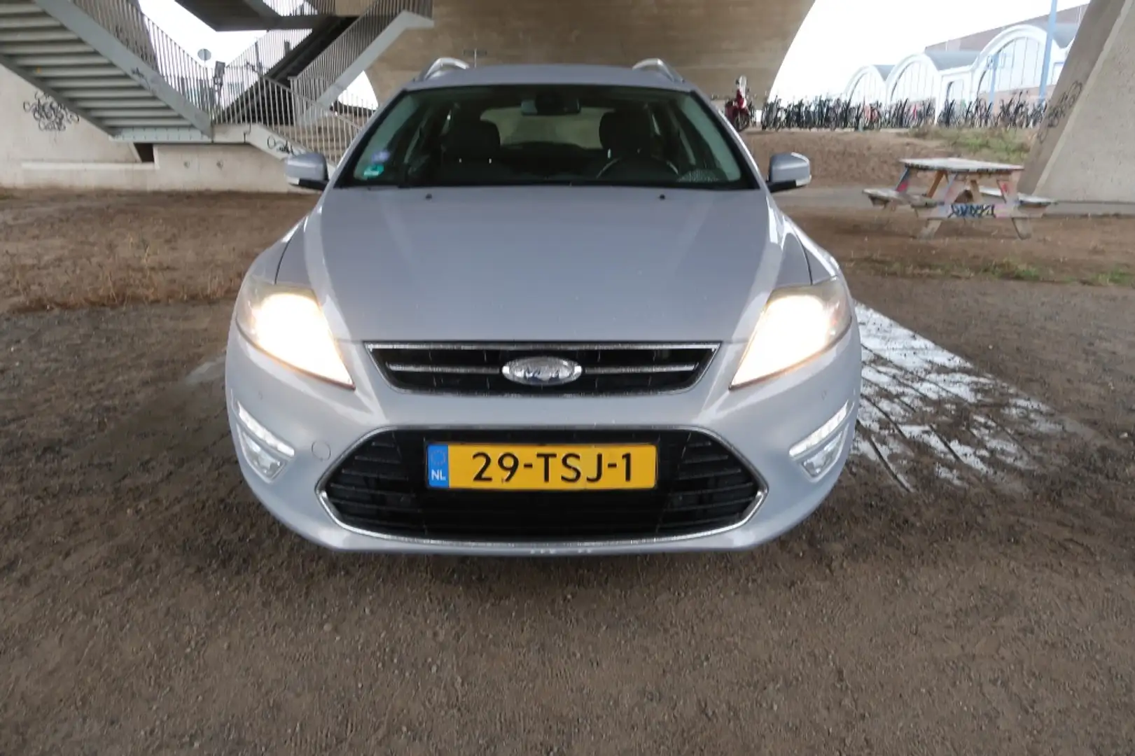 Ford Mondeo Wagon 1.6 EcoB. Titanium, in fantastische staat en Grau - 2
