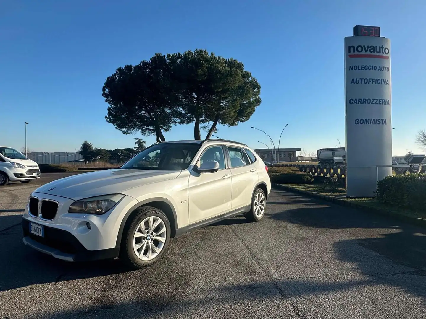 BMW X1 sDrive18d Futura Bianco - 1