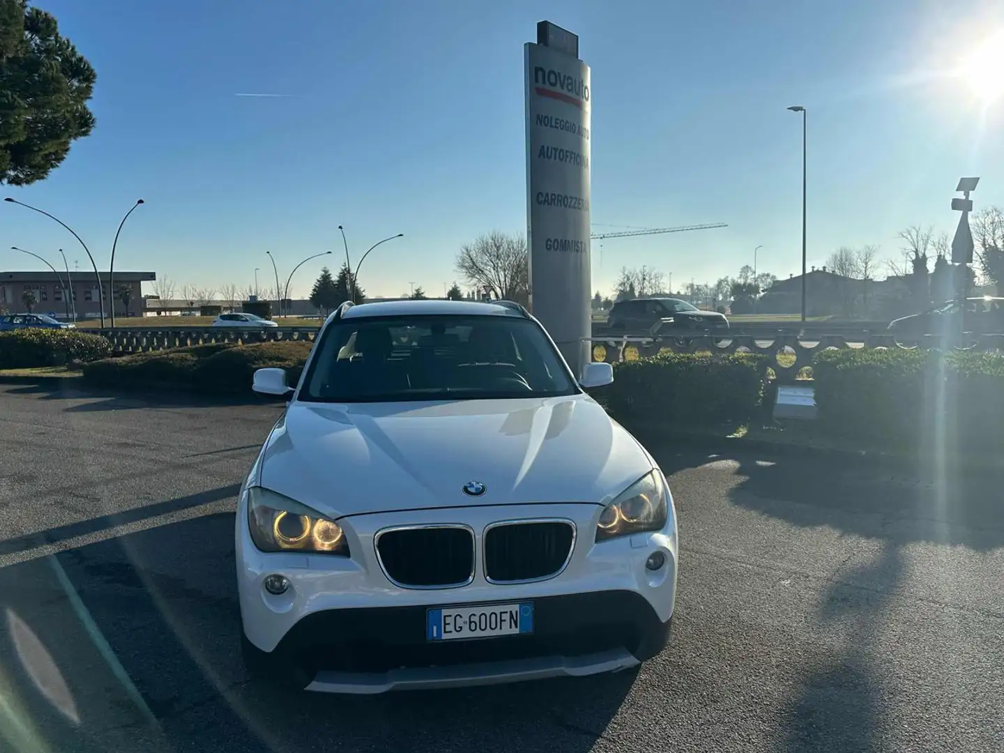BMW X1 sDrive18d Futura Bianco - 2