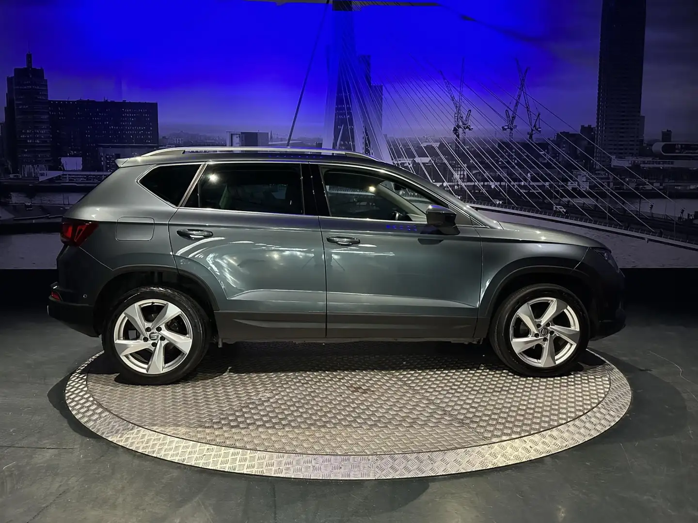 SEAT Ateca 1.5 TSI FR Business Intense *Led*Navi*Camera*Trekh Grijs - 2