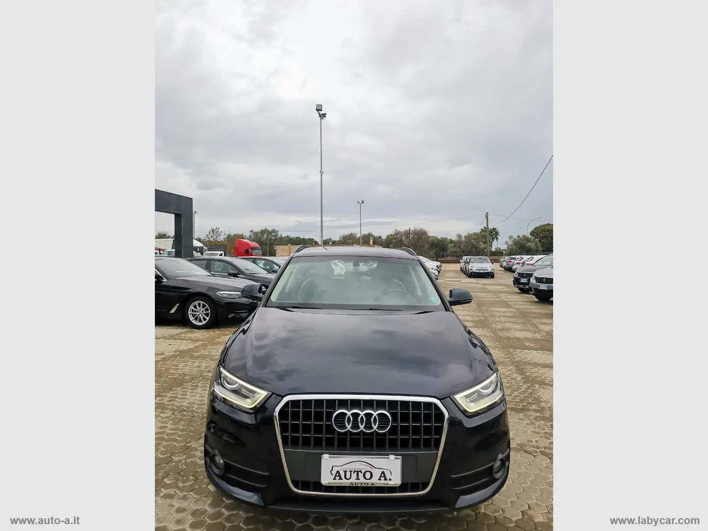 Audi Q3 2.0 TDI Advanced Blau - 2