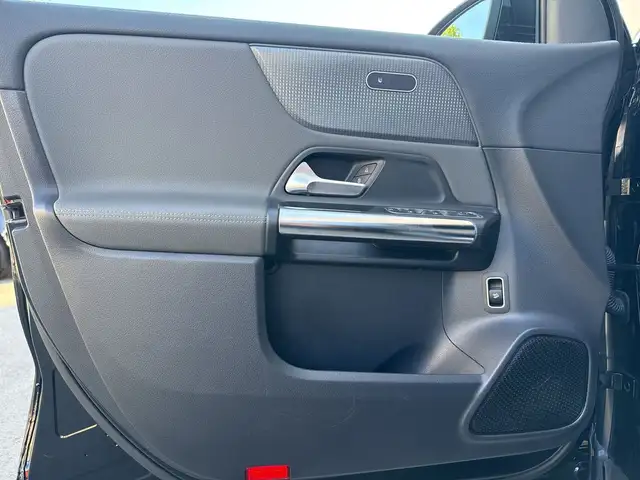 Mercedes-Benz Eqa view 11