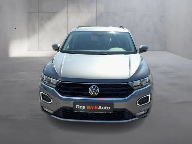 Volkswagen T-Roc view 8