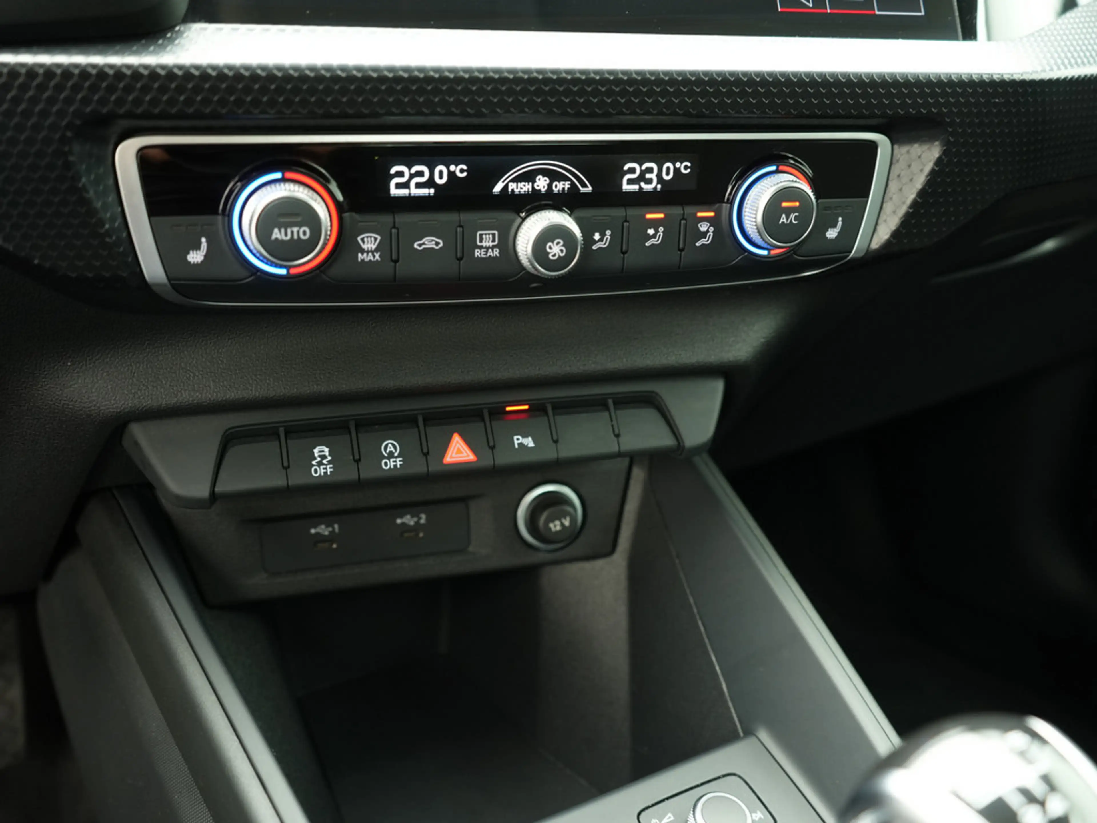 Audi A1 Sportback KAM SHZ LED PDC KLIMA — photo 14