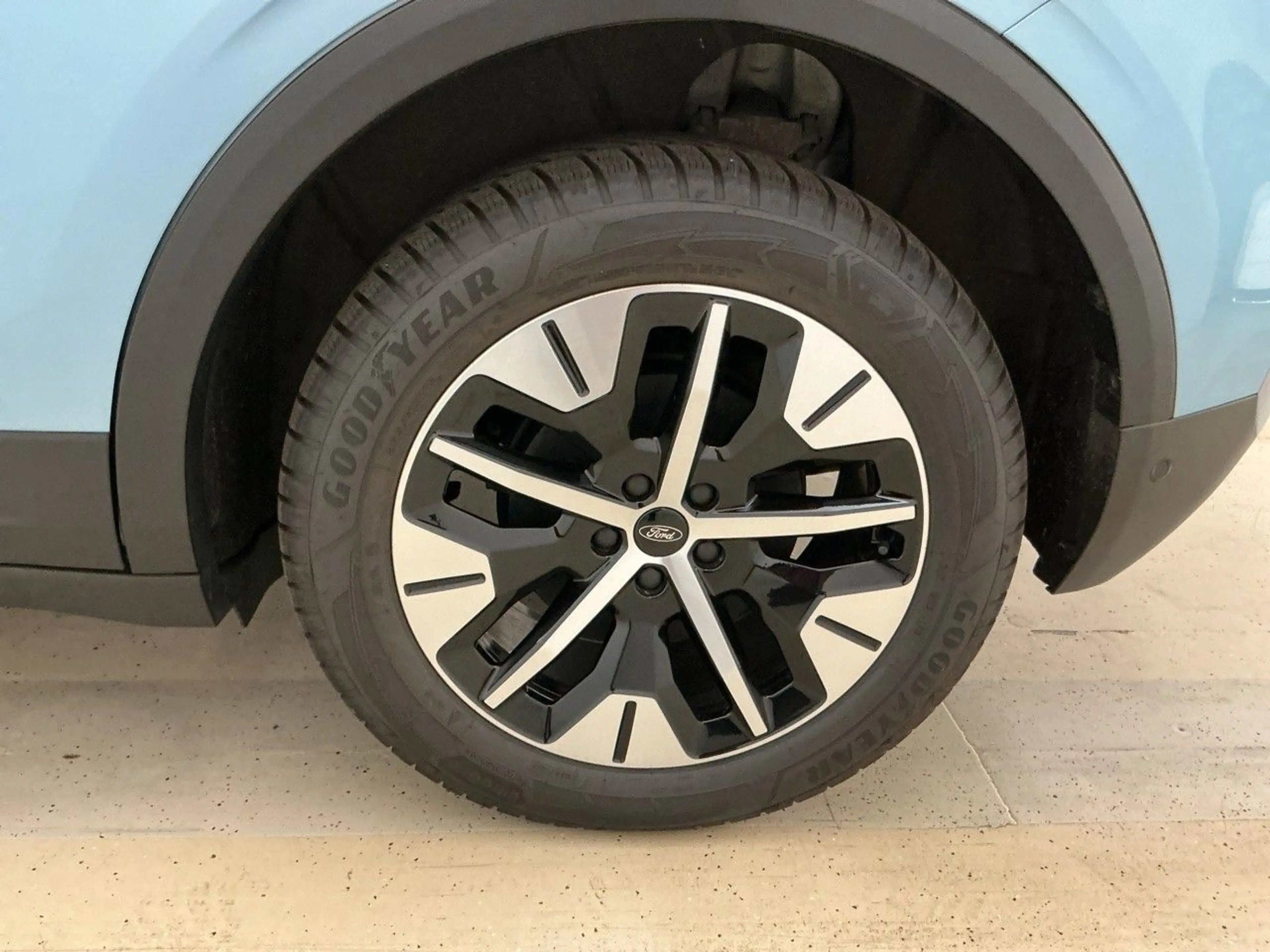 Ford Explorer AWD 79kWh Auto./360-KAMERA/ACC/HEAD-UP/ — photo 6