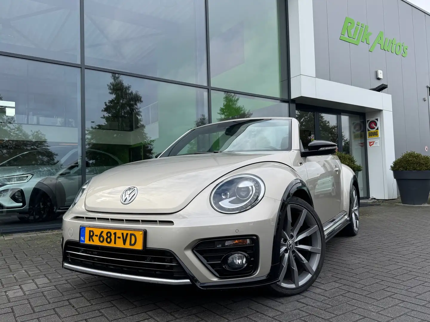Volkswagen Beetle Cabriolet 2.0 TDI R-line * Led * Camera * 20 inch Braun - 2