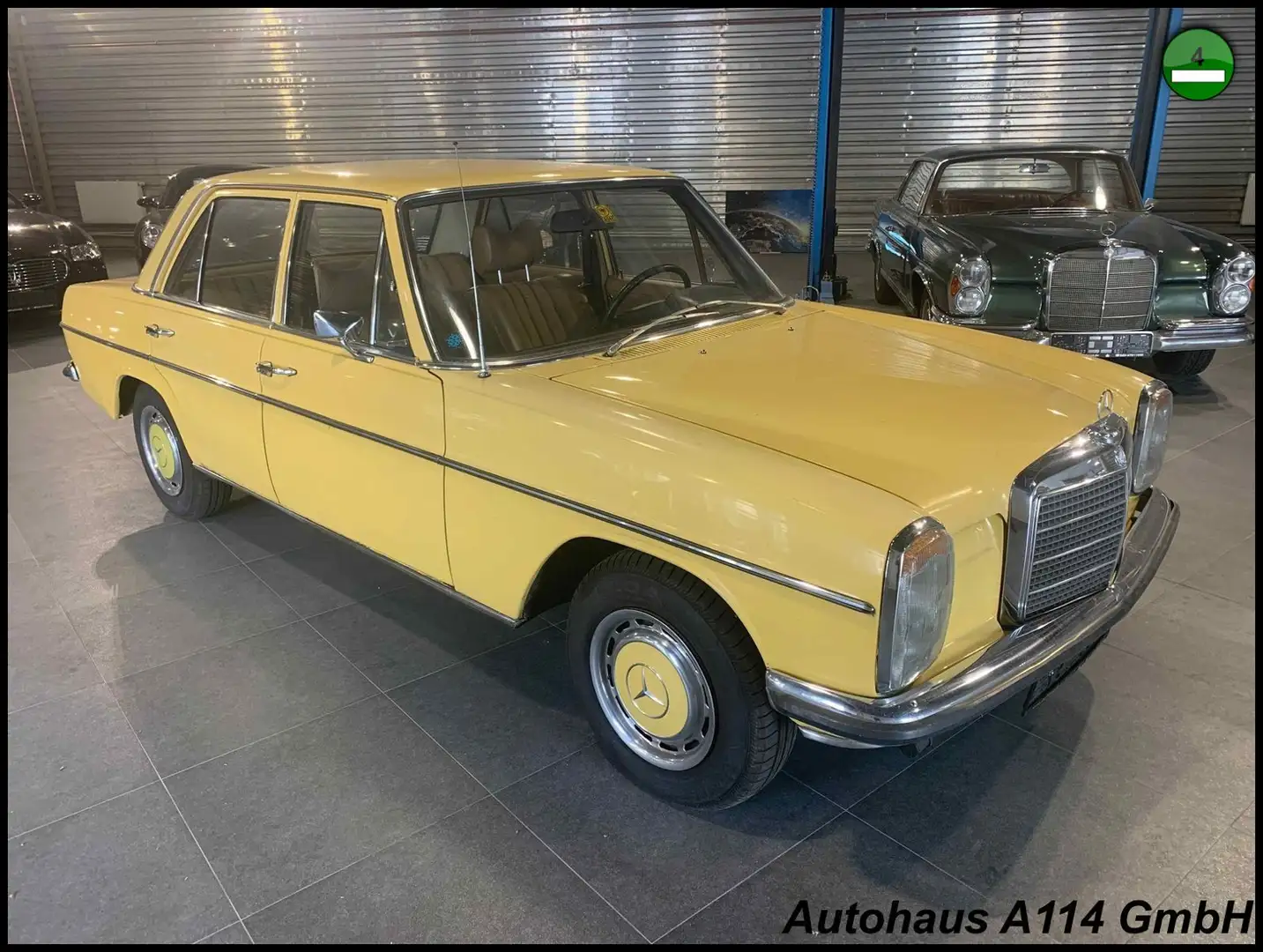 Mercedes-Benz 220 Strich 8 / W115 / AUTOM./ H-KENNZEICHEN Yellow - 1