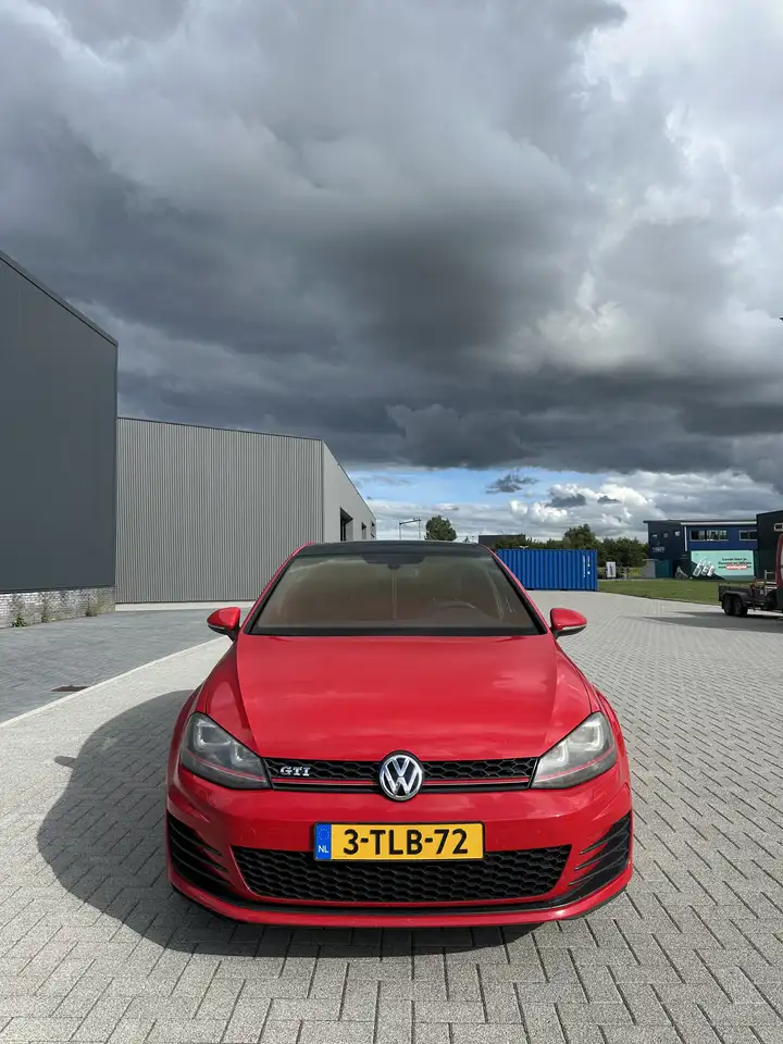 Volkswagen Golf GTI