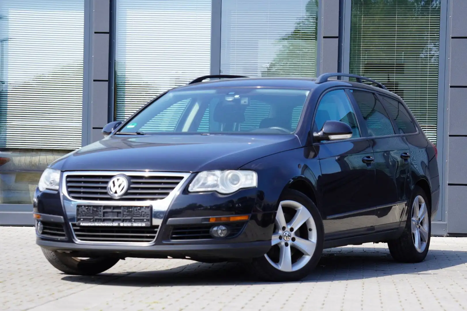 Volkswagen Passat Variant Trendline Schwarz - 1