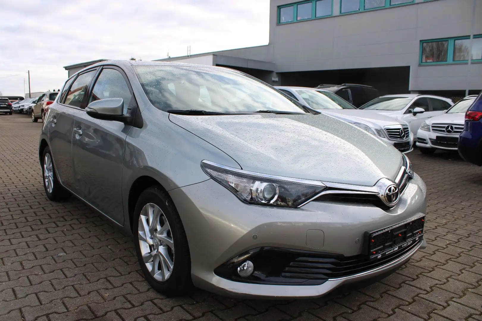 Toyota Auris 1,2-l-Turbo PDC,Kamera,LED Grau - 2