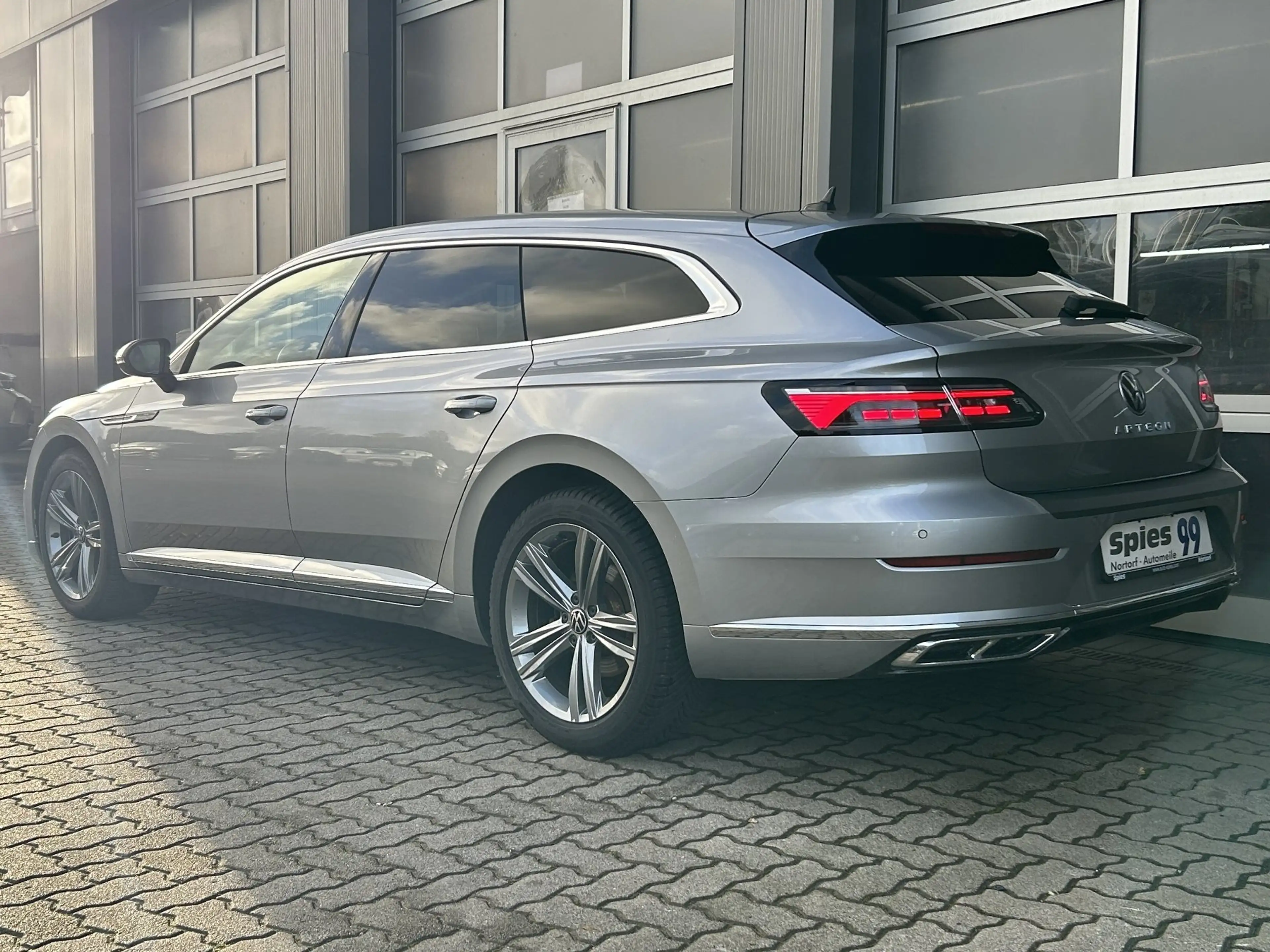 Volkswagen Arteon Shooting Brake R-Line AHK Shz Navi LED — photo 4