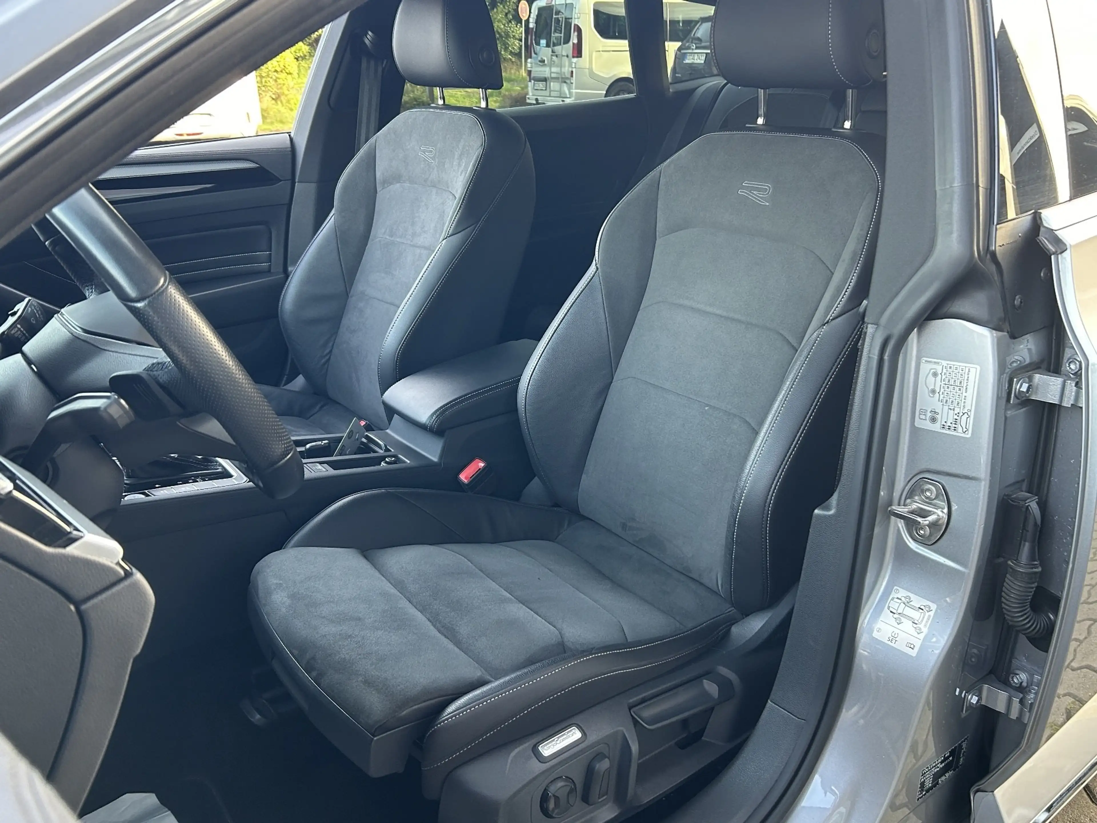 Volkswagen Arteon Shooting Brake R-Line AHK Shz Navi LED — photo 10