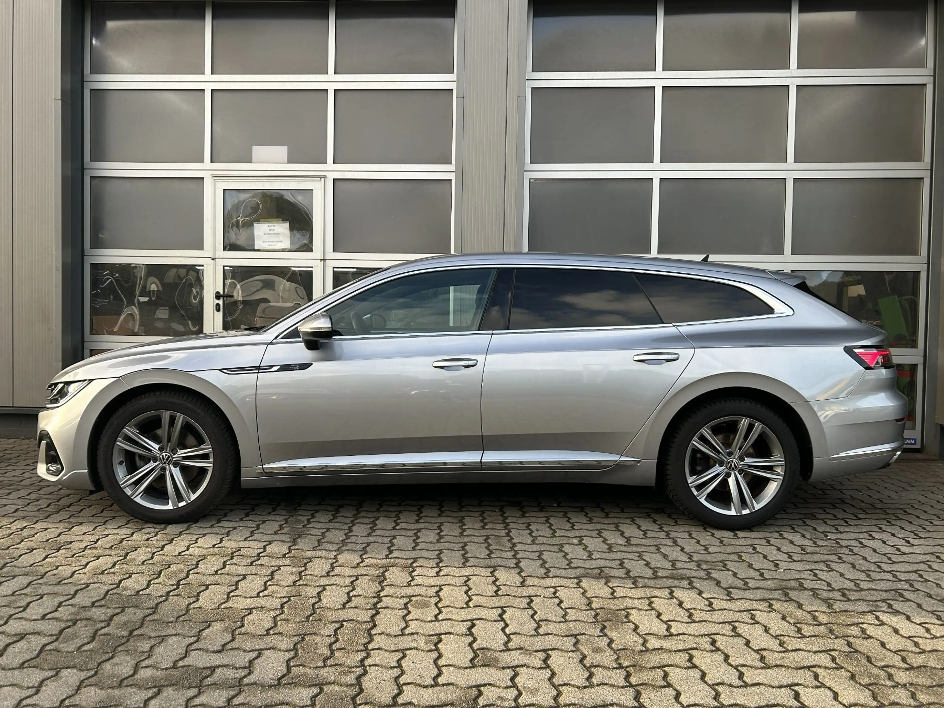Volkswagen Arteon Shooting Brake R-Line AHK Shz Navi LED — photo 3
