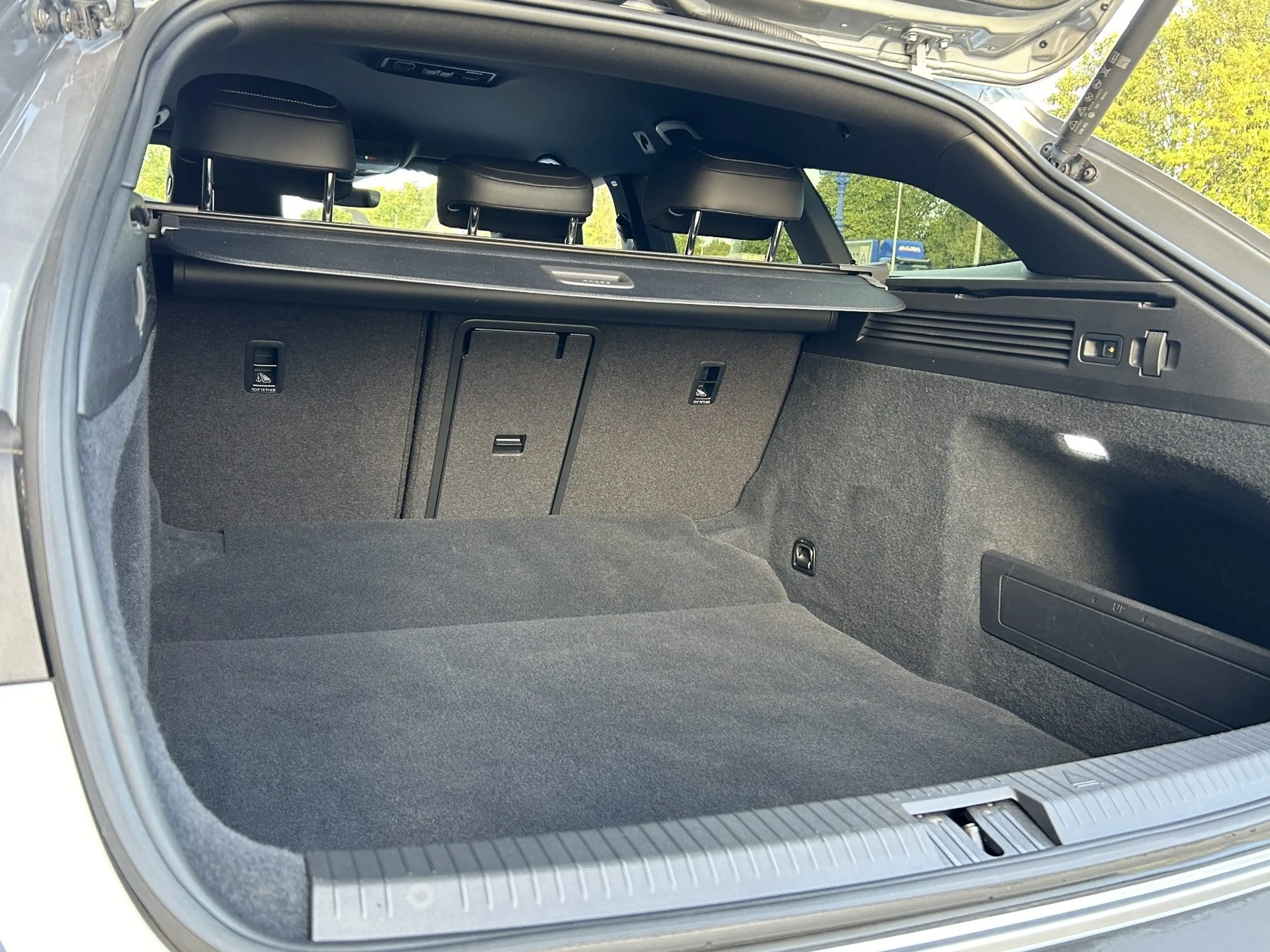Volkswagen Arteon Shooting Brake R-Line AHK Shz Navi LED — photo 13