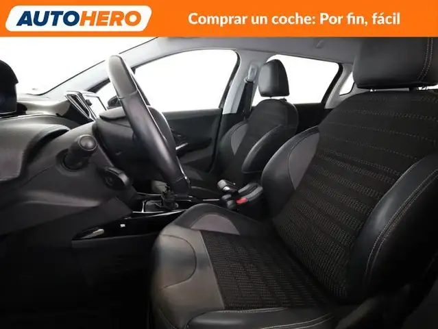 Peugeot 2008 view 11