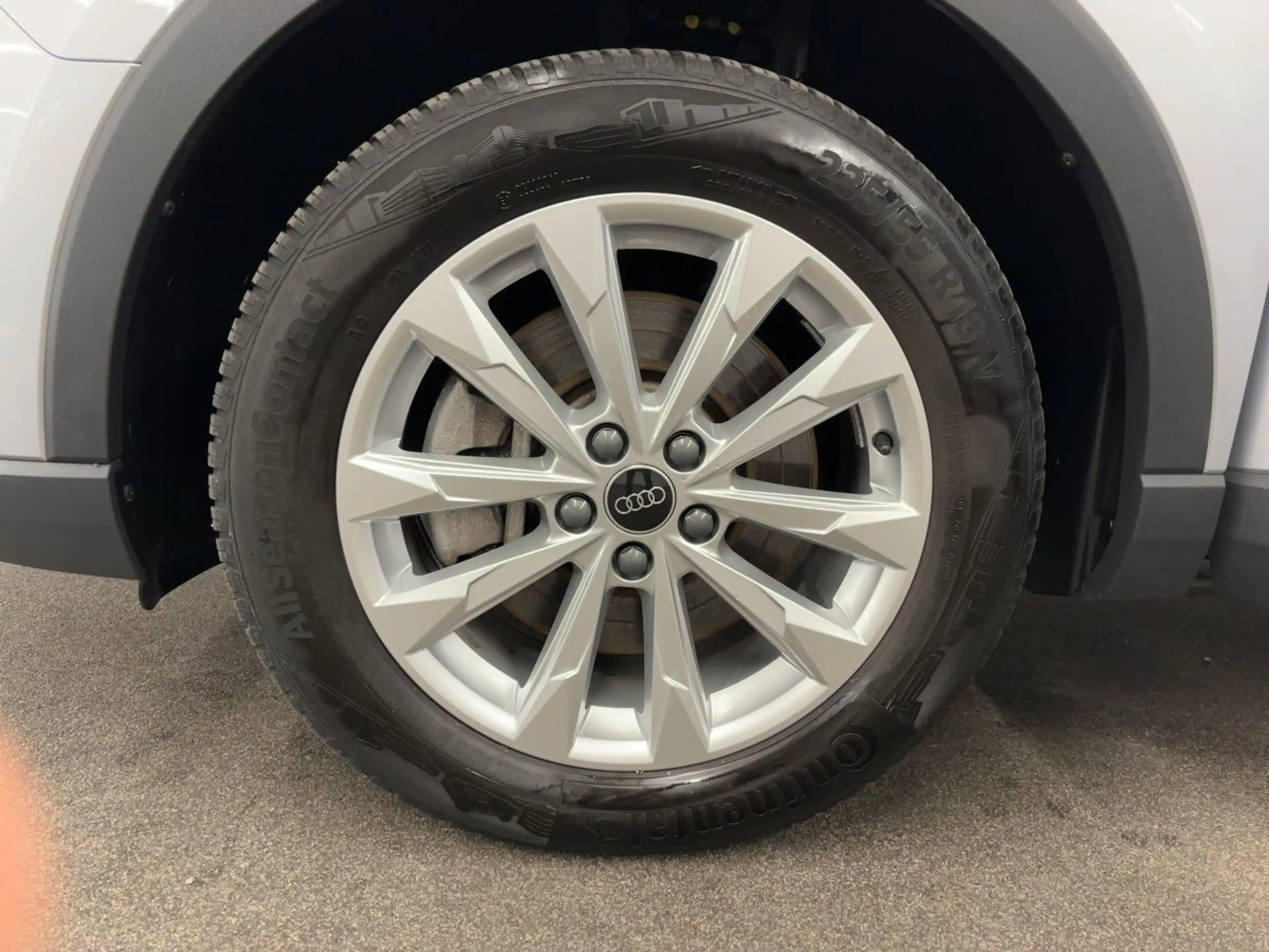 Audi Q3 45 e S tr. PDC LED NAVI VIRTUAL PANO — photo 11